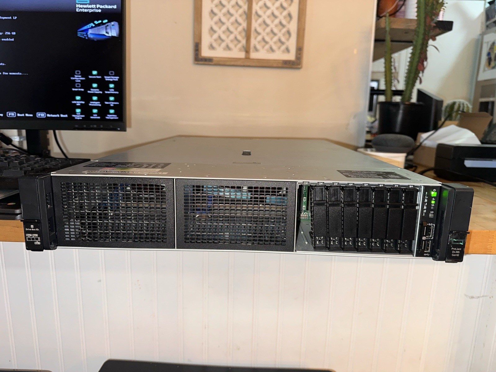 HPE ProLiant DL385 Gen10 2x EPYC 7451 48-Core 256GB RAM 8SFF Dual 800W