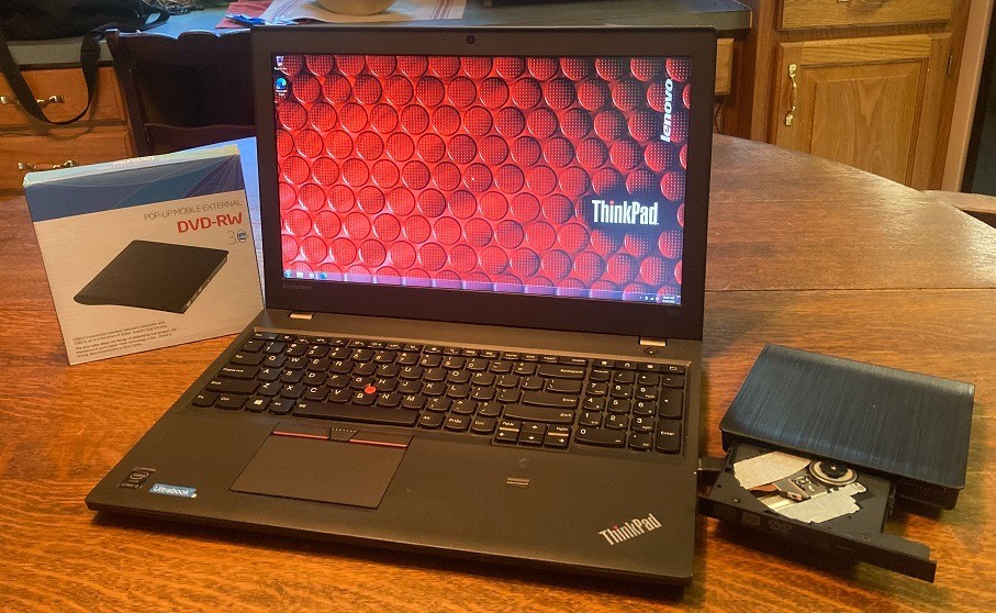 Thin Lenovo T550 Laptop Windows 7  i5 2.2ghz 8gb 320gb DVDRW Btooth Dual Battery