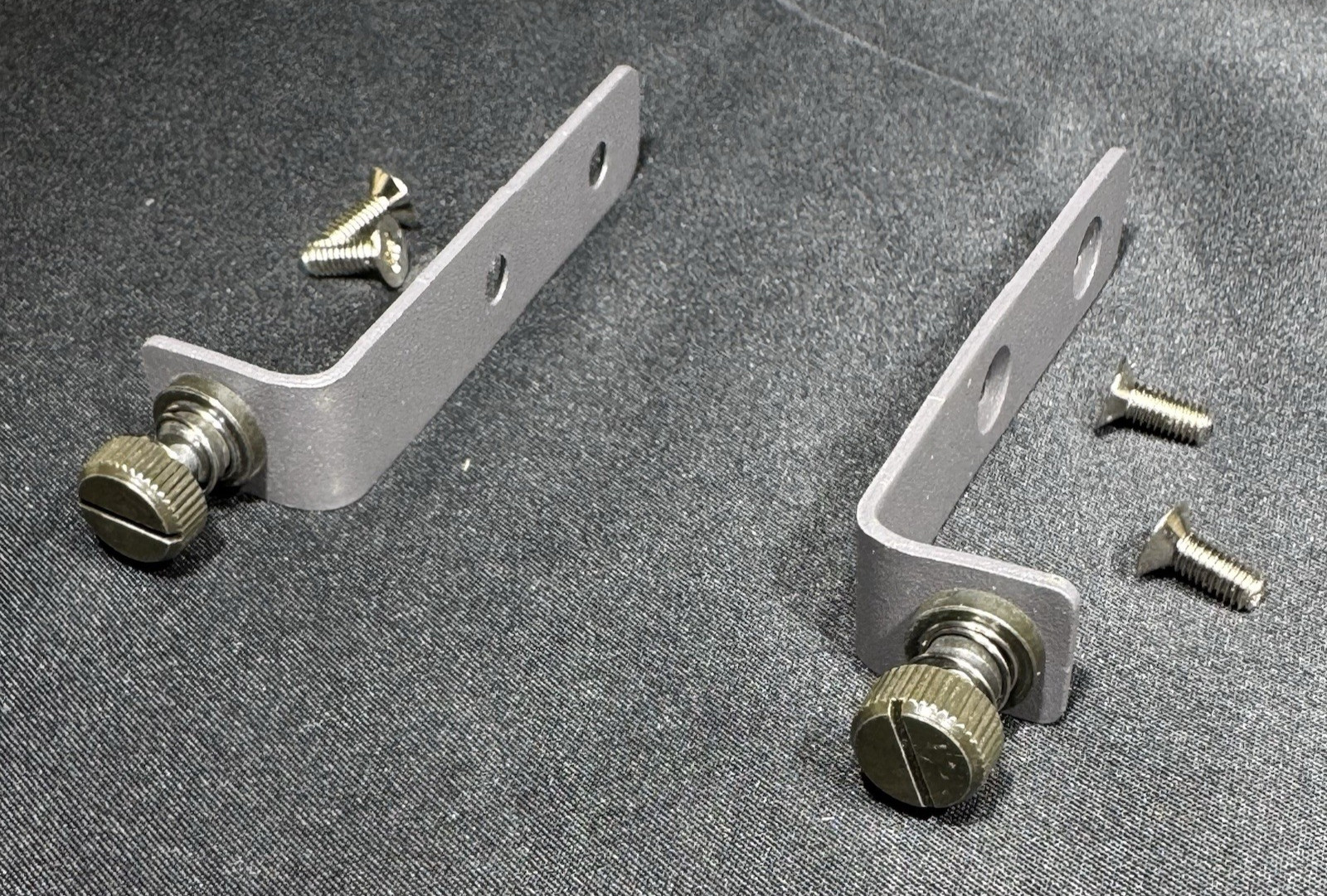 Sun 240-3953 Front Rackmount Brackets Sun Fire V100, Sun Fire V120, Netra 120