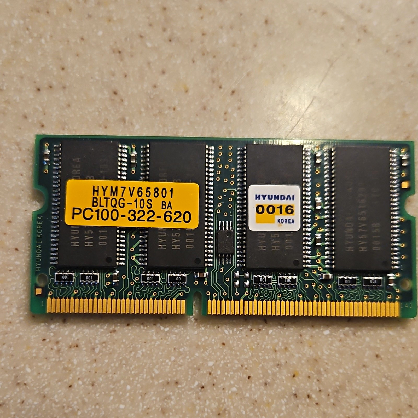 Hyundai 64MB PC100 SDR SDRAM 144-Pin SO-DIMM Non-ECC Unbuffered