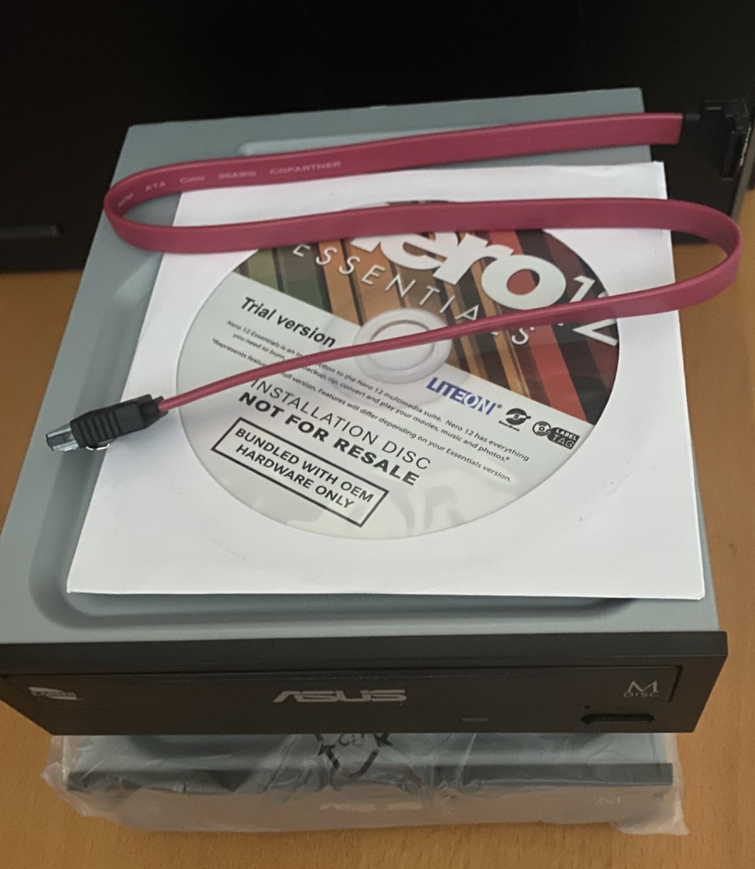 2 ASUS DRW-24F1ST Multi DVD Writer (two)