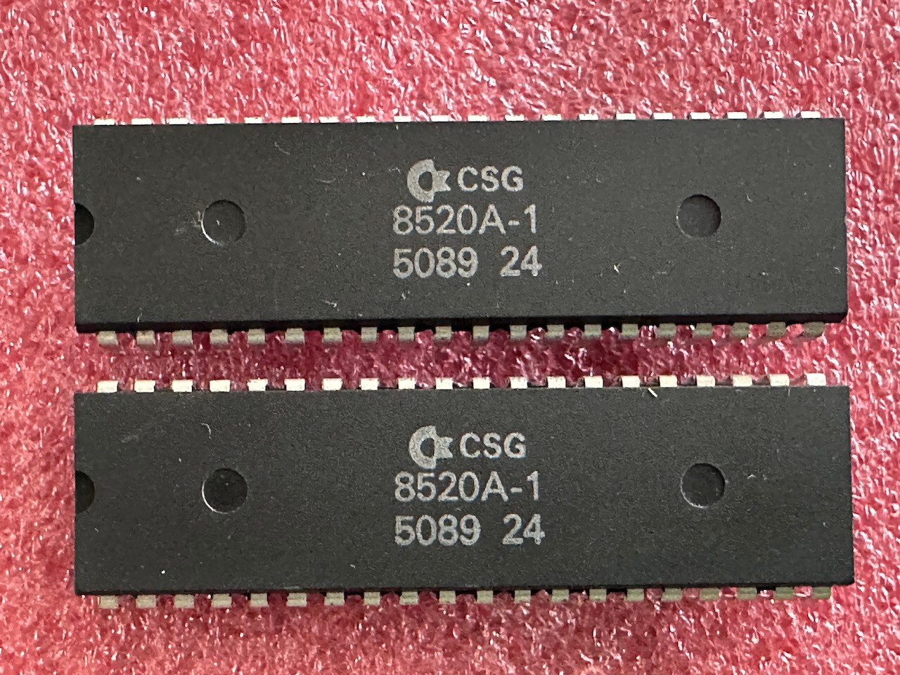 CSG/MOS 8520A-1 (2x) ODD EVEN from an Amiga 500, P.Week, 50 89