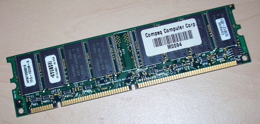 COMPAQ HYUNDAI 64MB PC100 100MHz SDRAM 168 Pin DIMM Memory Ram Stick 323012-001