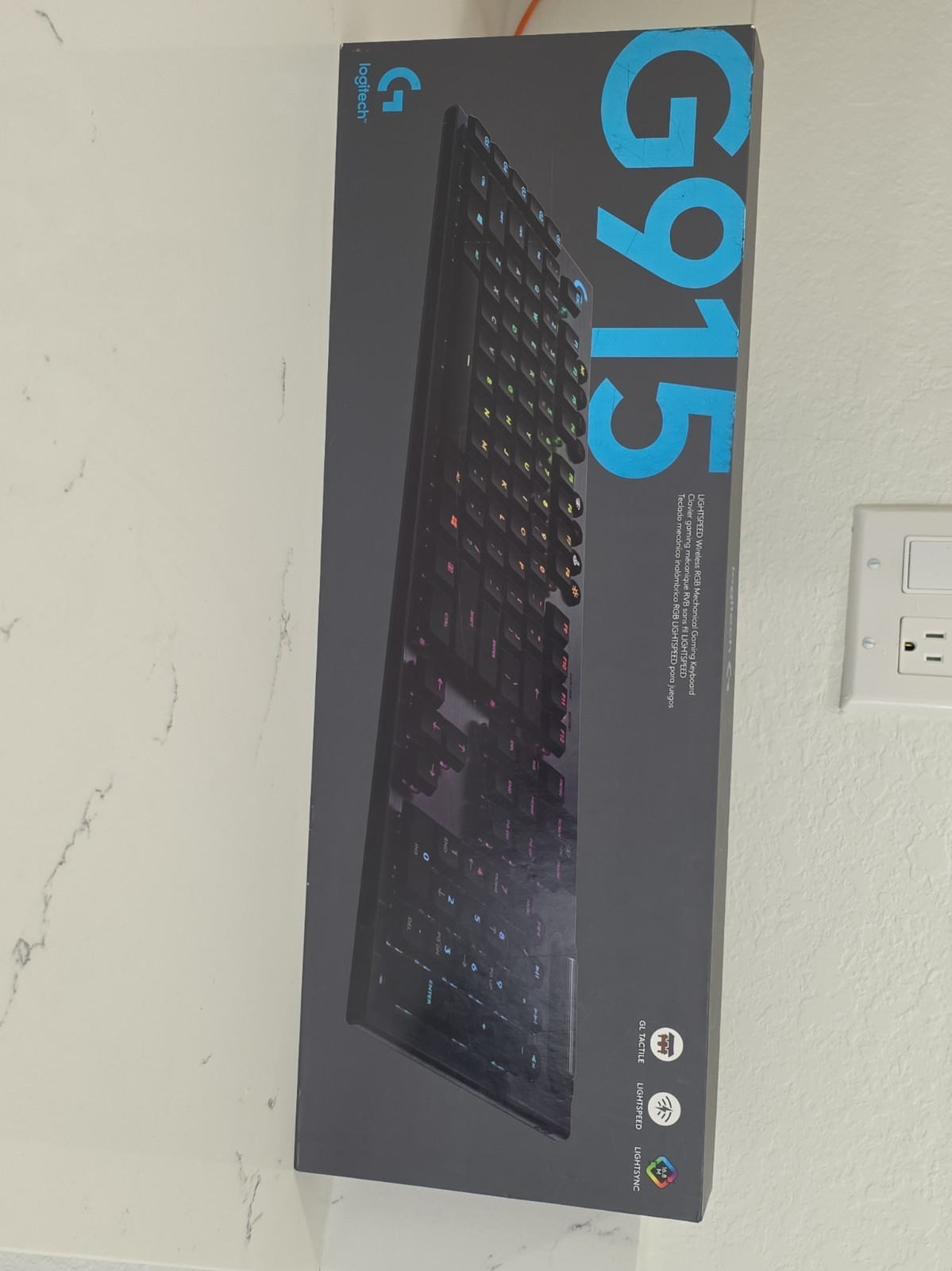Logitech G915 LIGHTSPEED RGB Mechanical Gaming Keyboard - Tactile. NEW