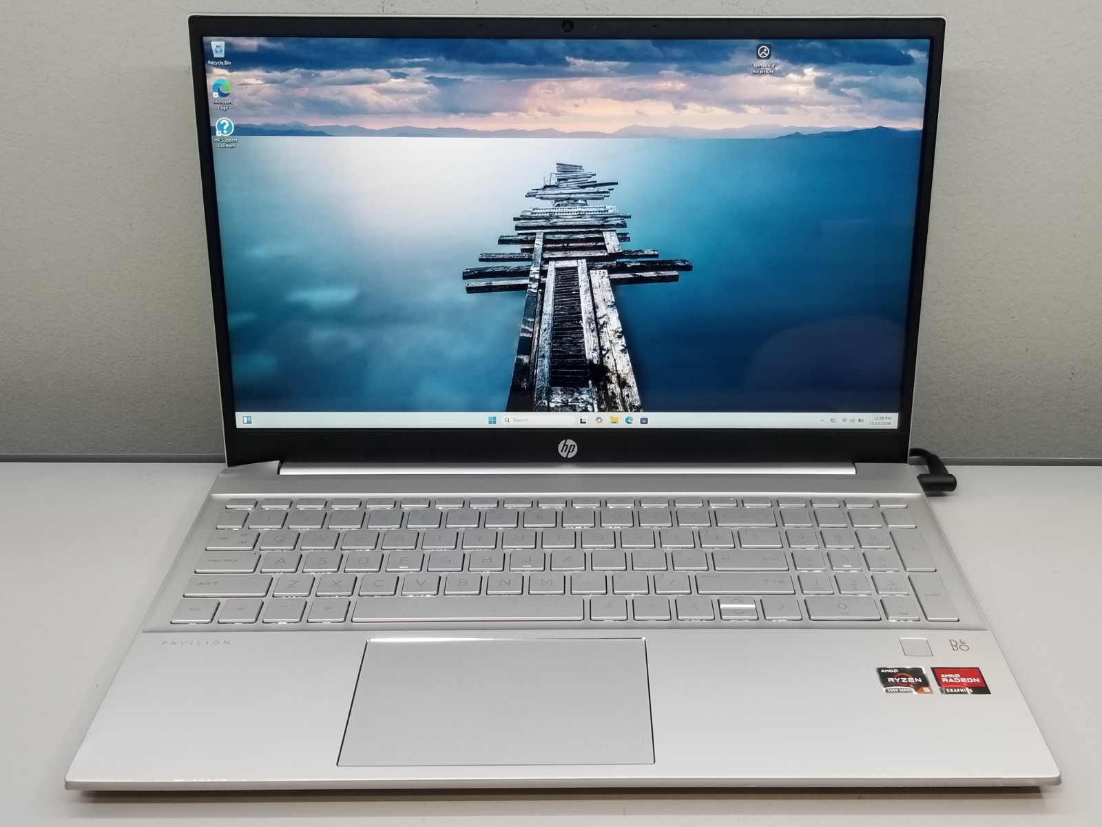 HP Pavilion 15z-eh 15.6" FHD Touch Ryzen 5 2.1GHz 8GB RAM 256GB NVMe Radeon W11H