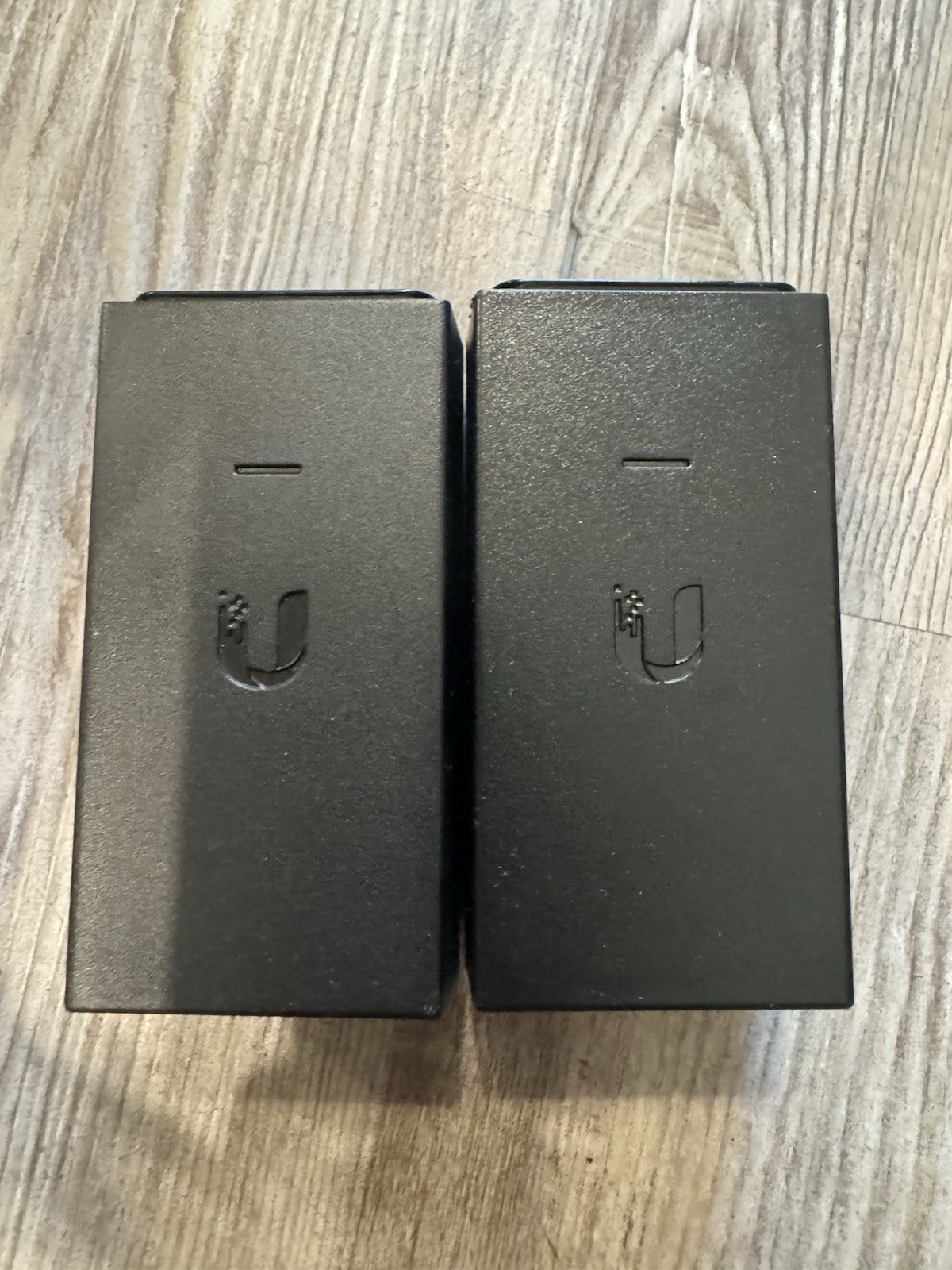 Ubiquiti Networks GP-H480-050G POE-24W-G-WH POE Injector black Lot of 2