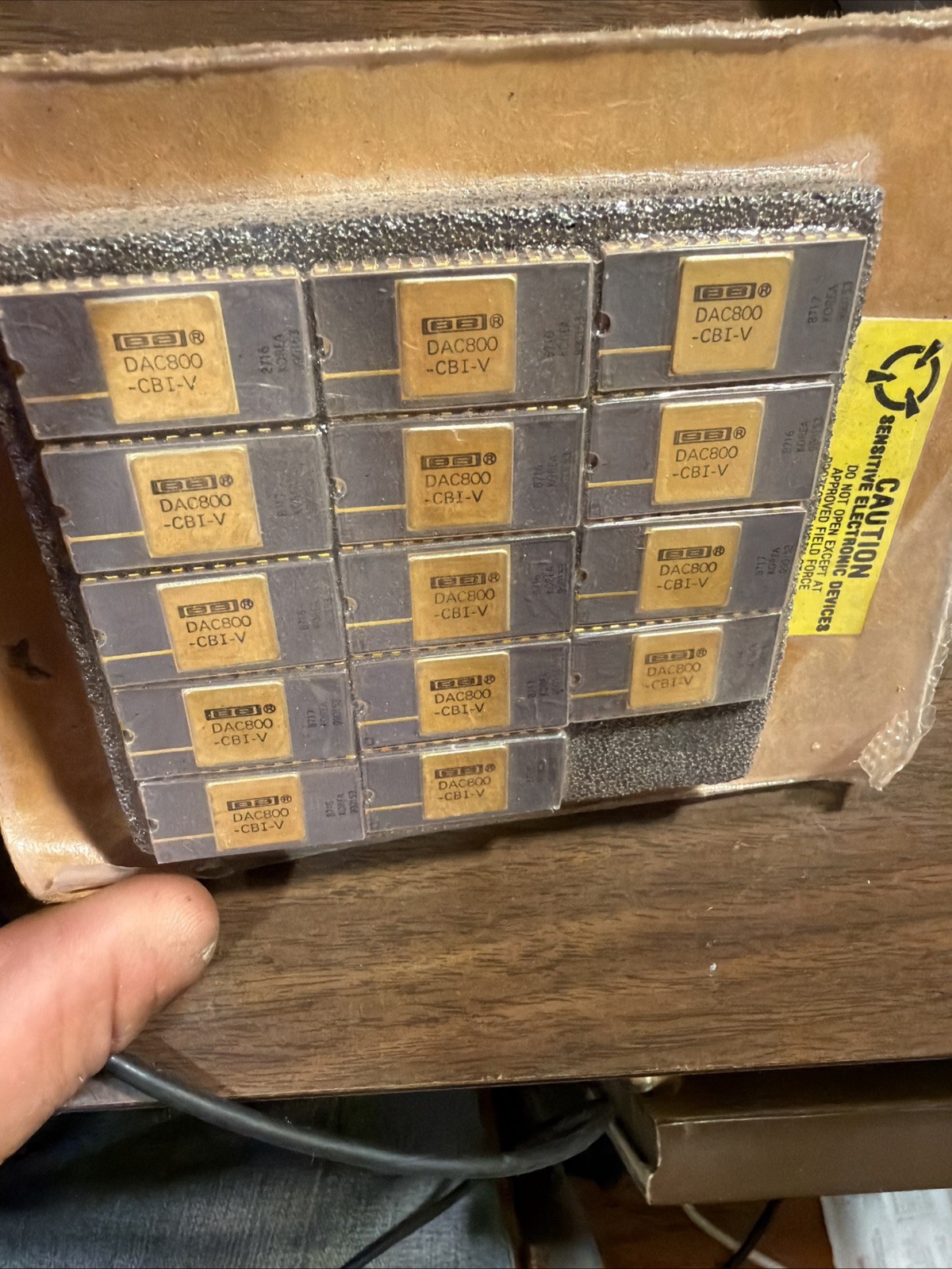 LOT OF 14 Burr-Brown DAC800-CBI-V ICs - Vintage NOS New In Package Sealed
