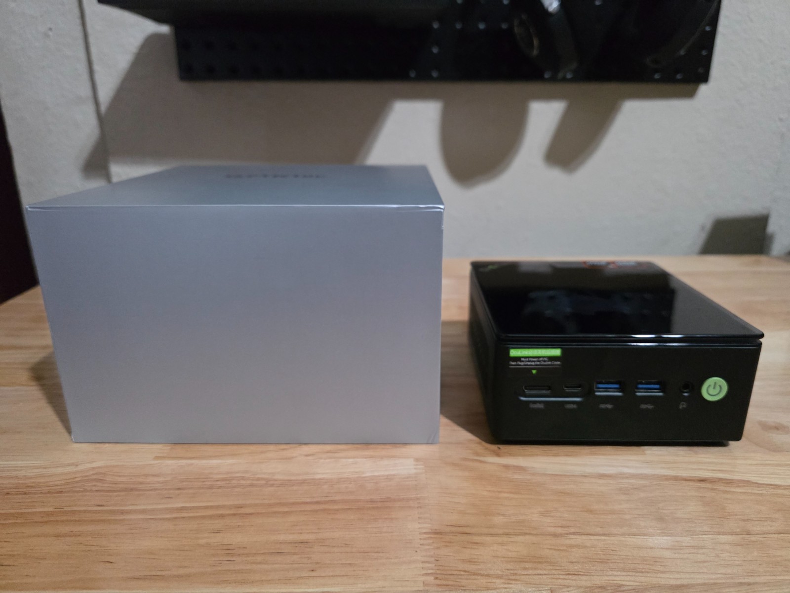 GMKtec K11 Gaming Mini PC | Ryzen 9 8945HS | 32GB DDR5 | 1 TB Nvme | Oculink