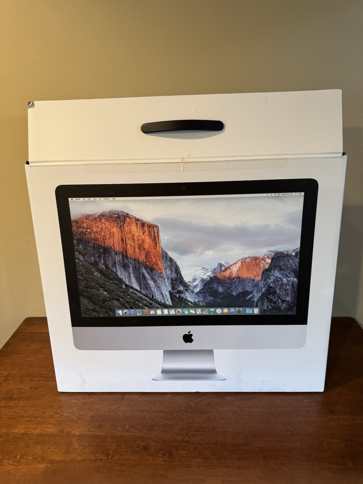 Apple iMac 21.5-inch- Untested But Free Returns- See Details.