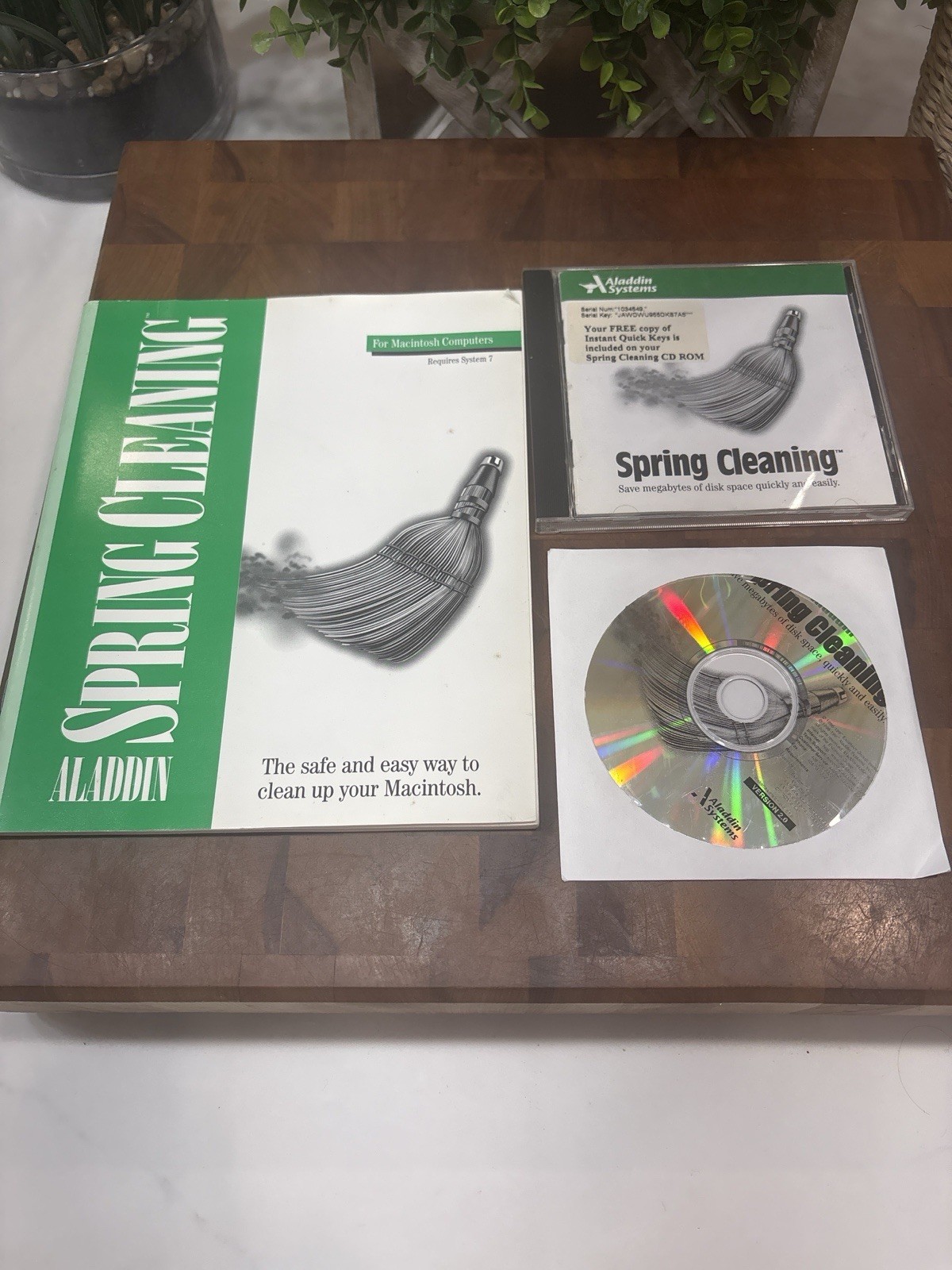 Vintage Aladdin Macintosh Software Lot Spring Cleaning StuffIt Deluxe CD Manual