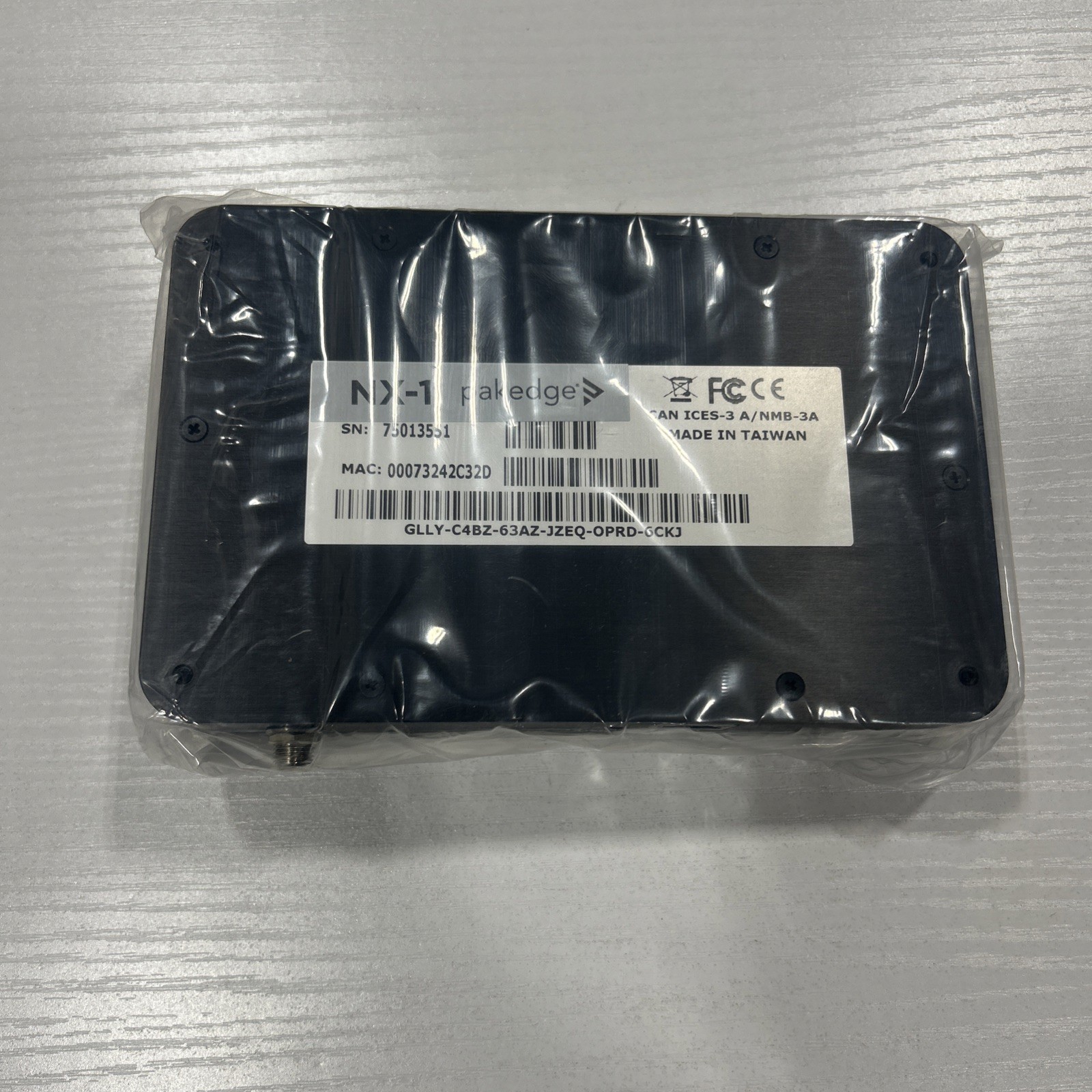 Pakedge NX-1 Invision Appliance Network Router Managed - open box