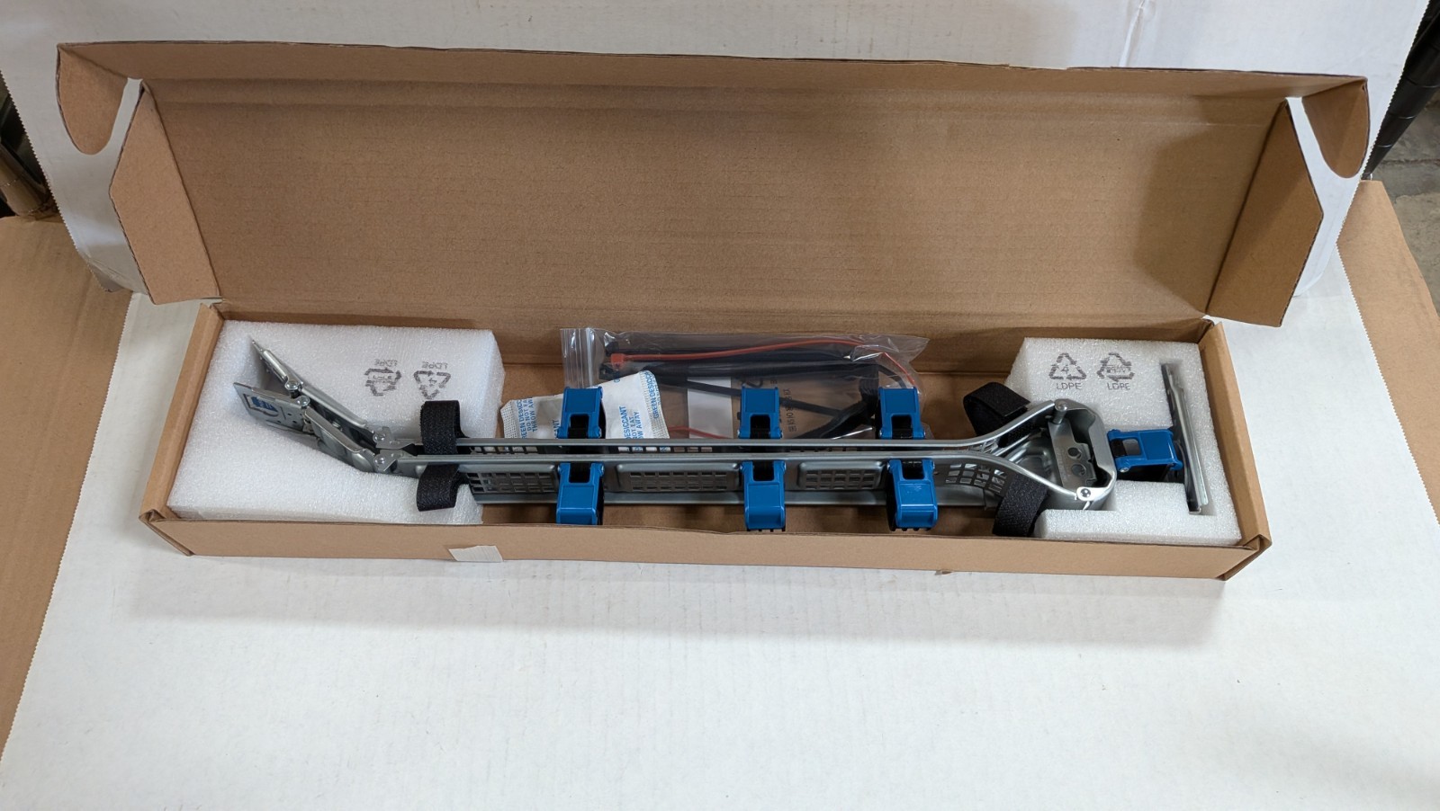 HP P21609-001 Gen10+ Cable Management Arm 1U