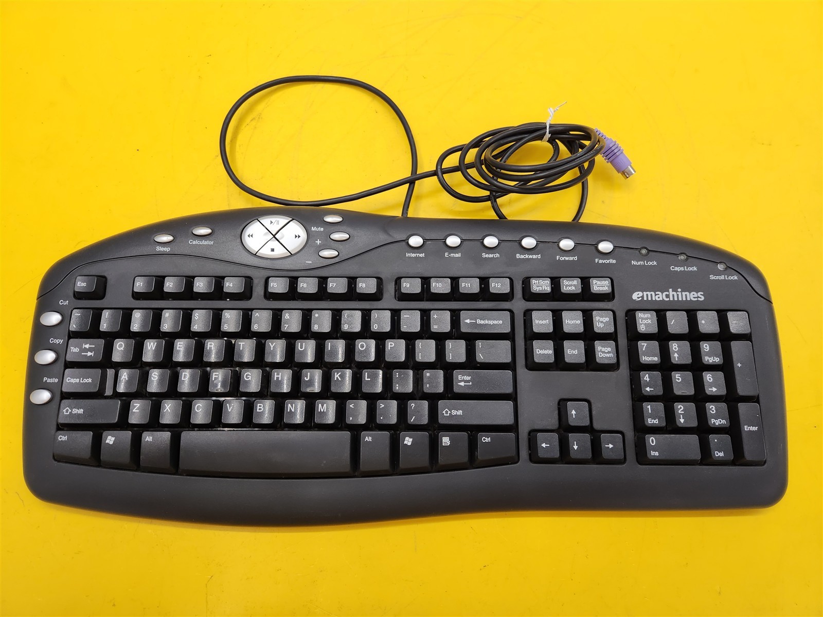 ⭐️⭐️⭐️⭐️⭐️ eMachines Wired PS/2 Connector Wired Keyboard KB-0108