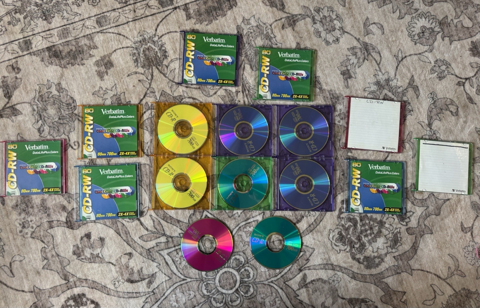 Lot of 16 CD-R & CD-RW Discs Sony/Verbatim 700MB Audio Disc Cool Color Edition 