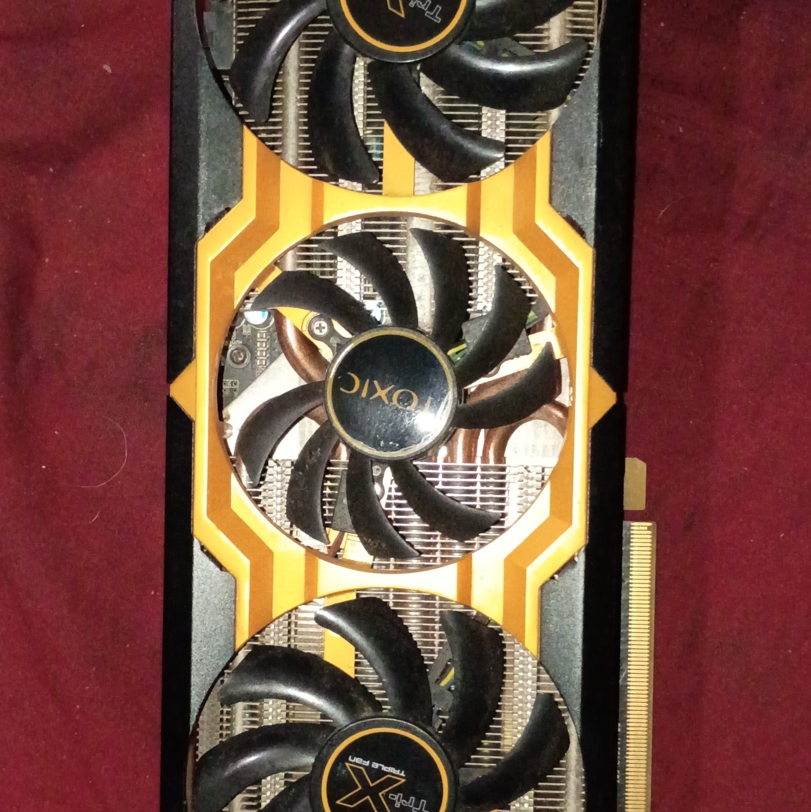 XFX AMD Radeon PCIe x16 Triple Fan Heatsink HDMI DVI Mini DisplayPort