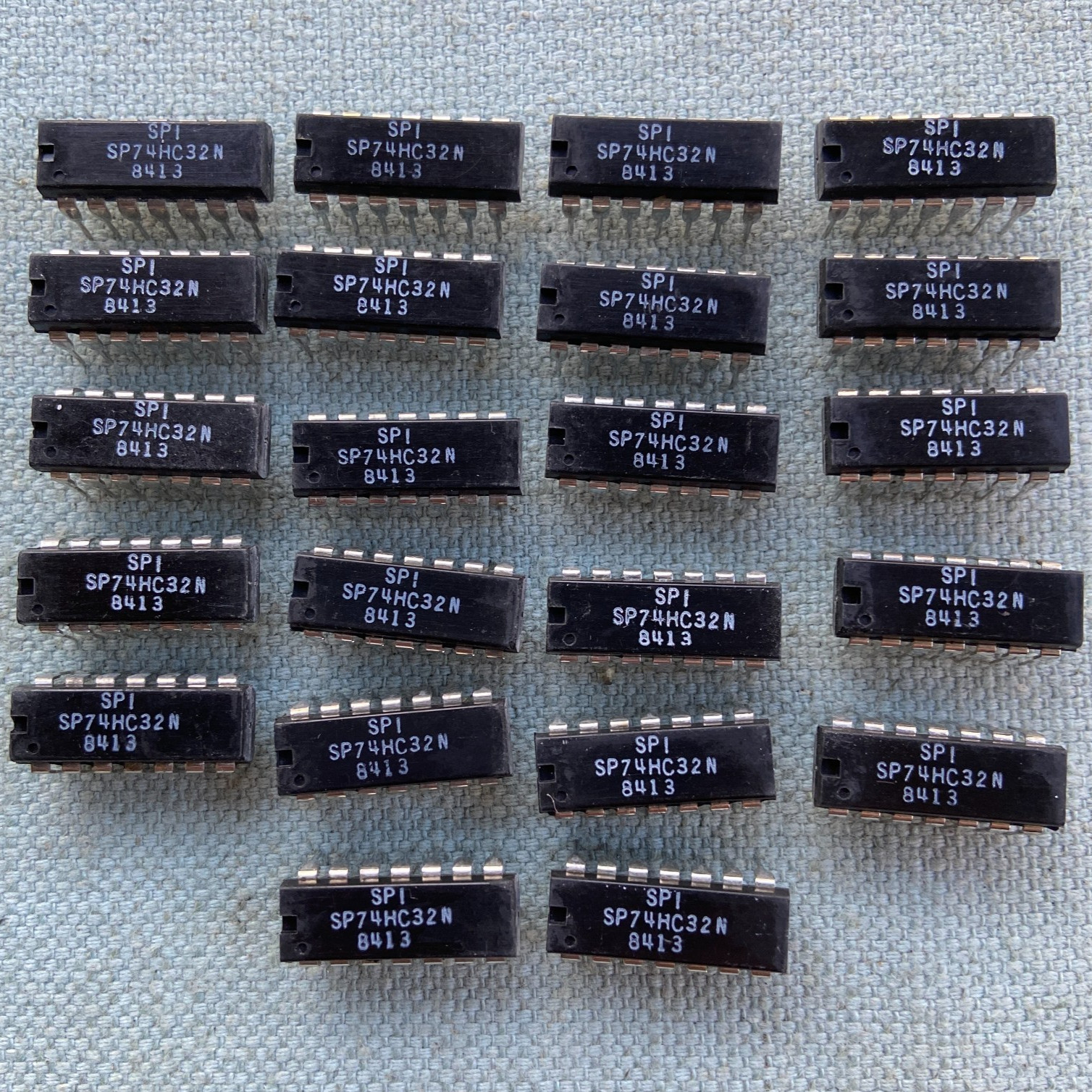 SPI SP74HC32N IC Chip 14 Pin CMOS Memory ? Lot 22 Vintage Computer Parts