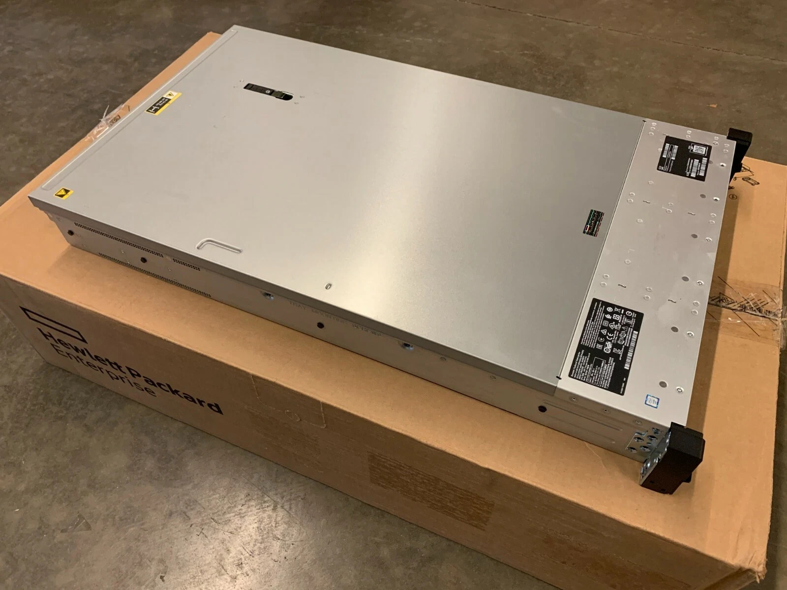 HP 841730-B21 ProLiant DL560 G10 8SFF Server CTO Chassis