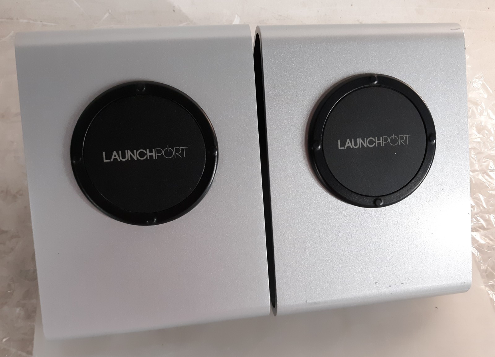 Pair of iPort LaunchPort 70141 Base Station NO AC Adapter