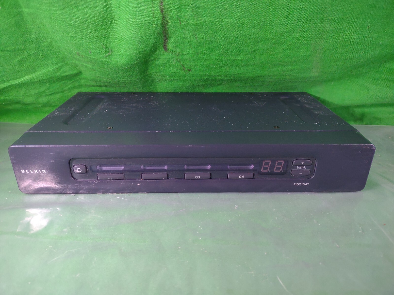 Belkin F1DZ104T OmniView SE Plus Series 4-Port KVM Switch 