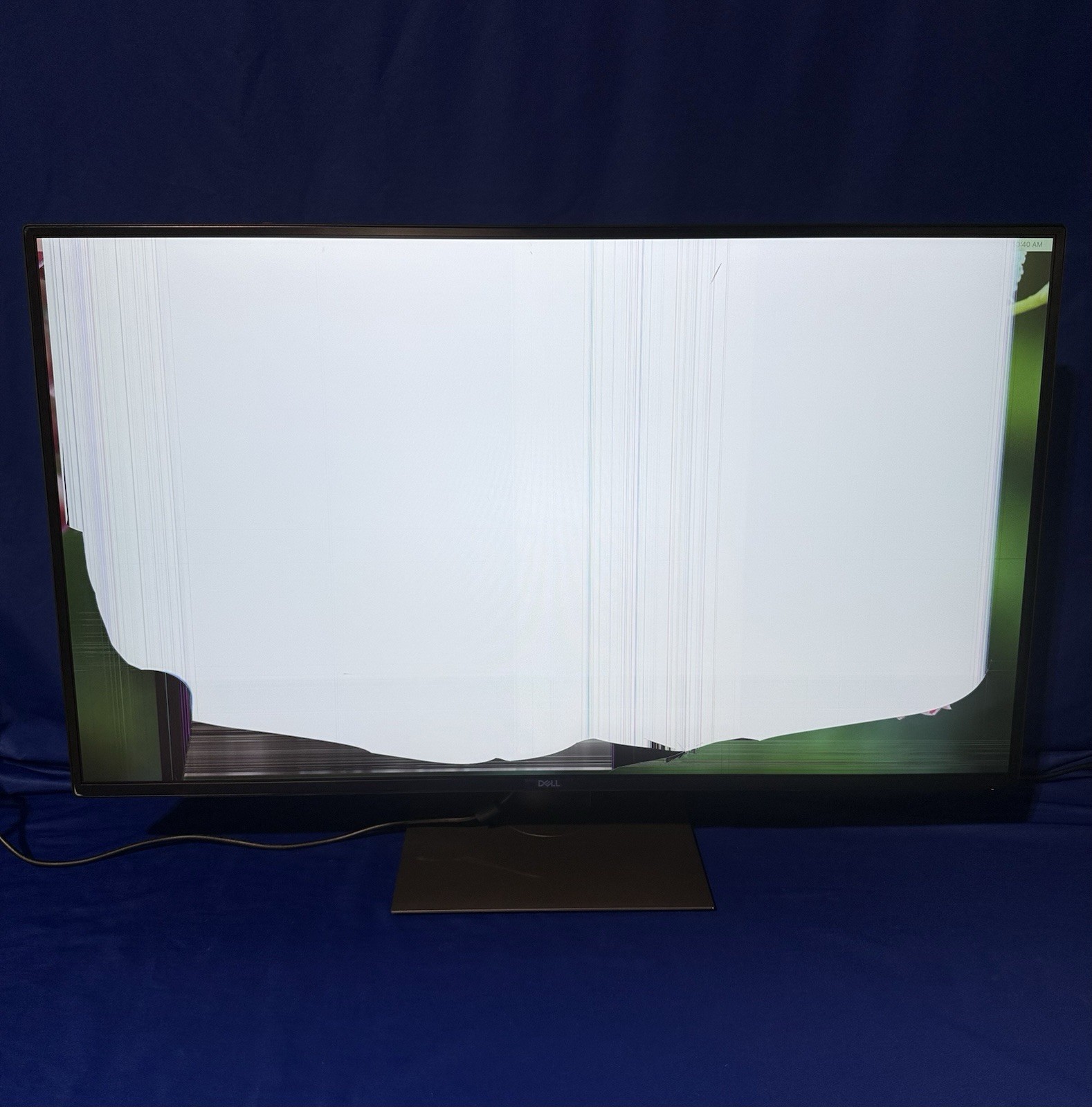 Dell UltraSharp 43" Monitor U4320Q - Working HDMI Ports, Cracked Screen - Local