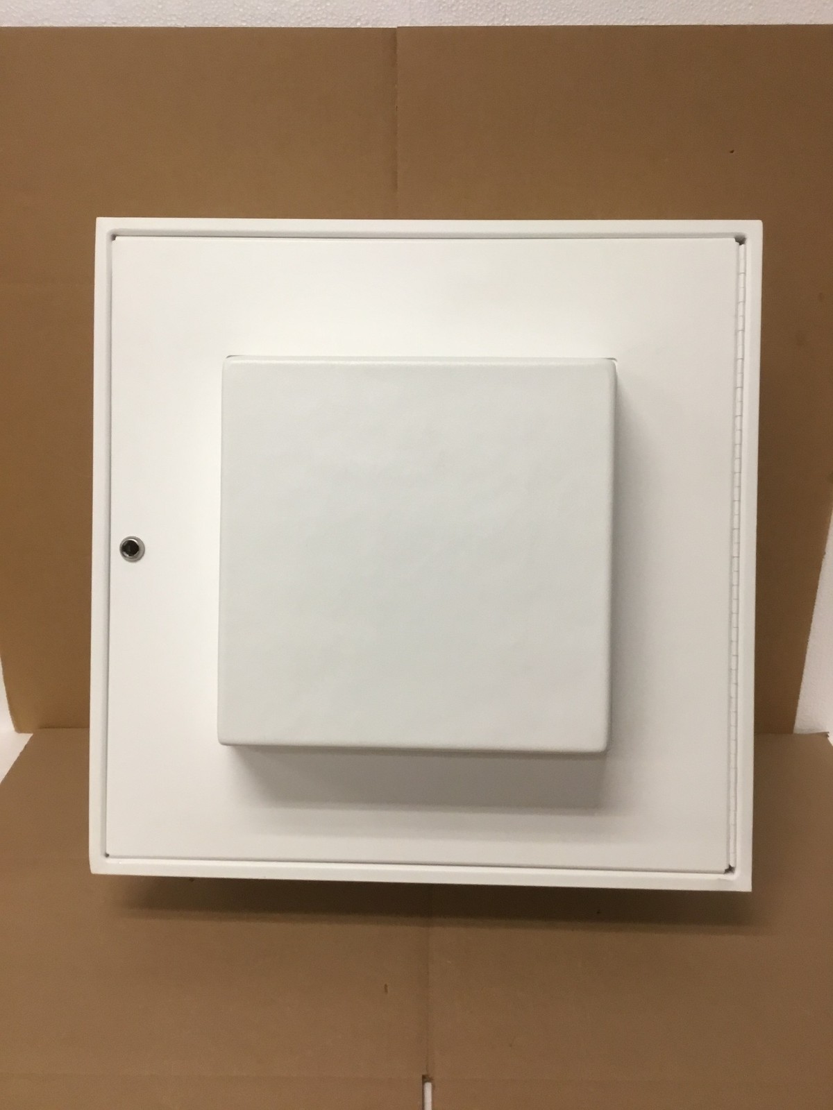 Oberon 1074 Ceiling Enclosure 2x2 Locking WiFi Mount White WORKS 