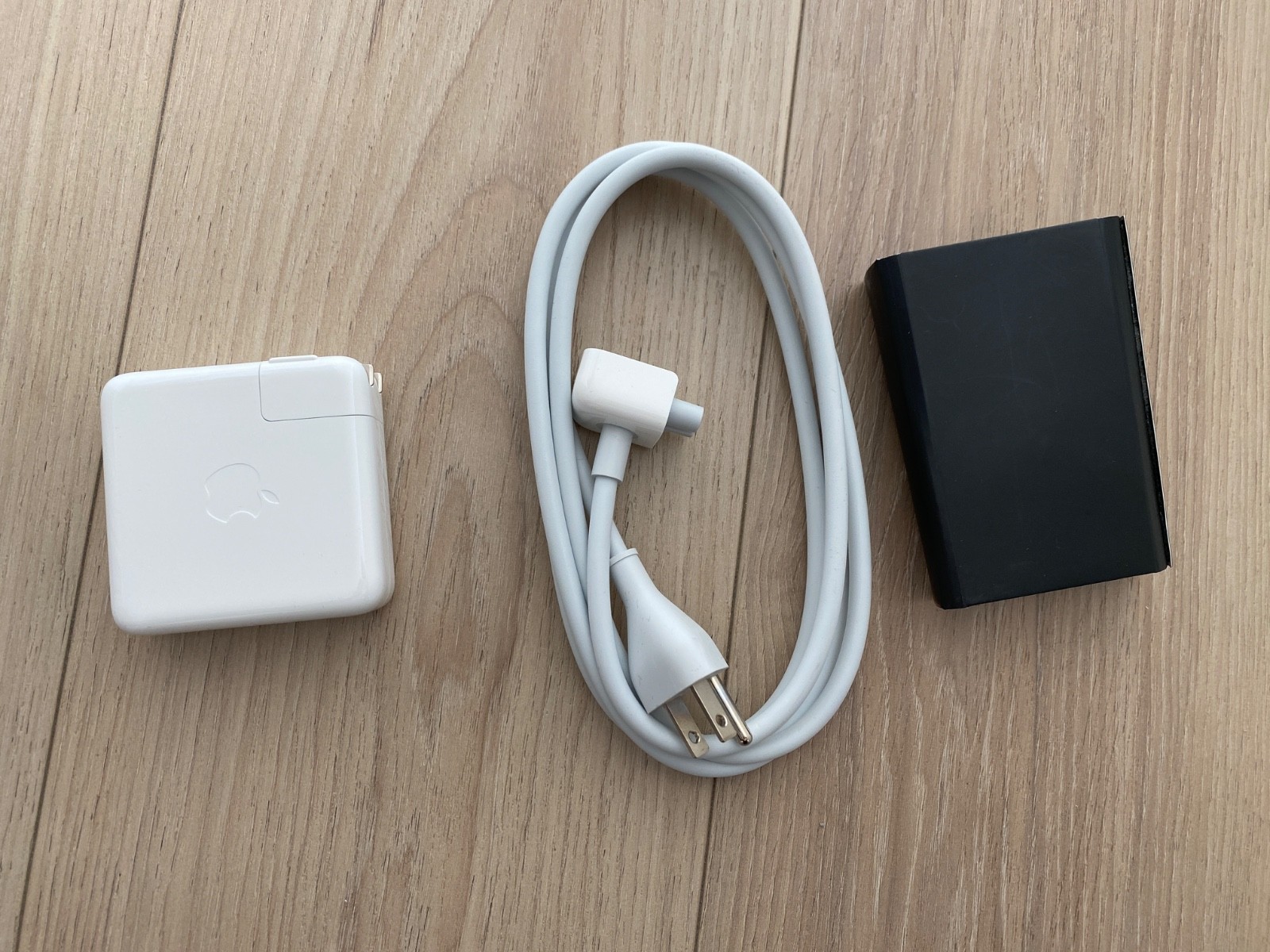 Apple USB-C Power Adapter A1947 Genuine APPLE 61W