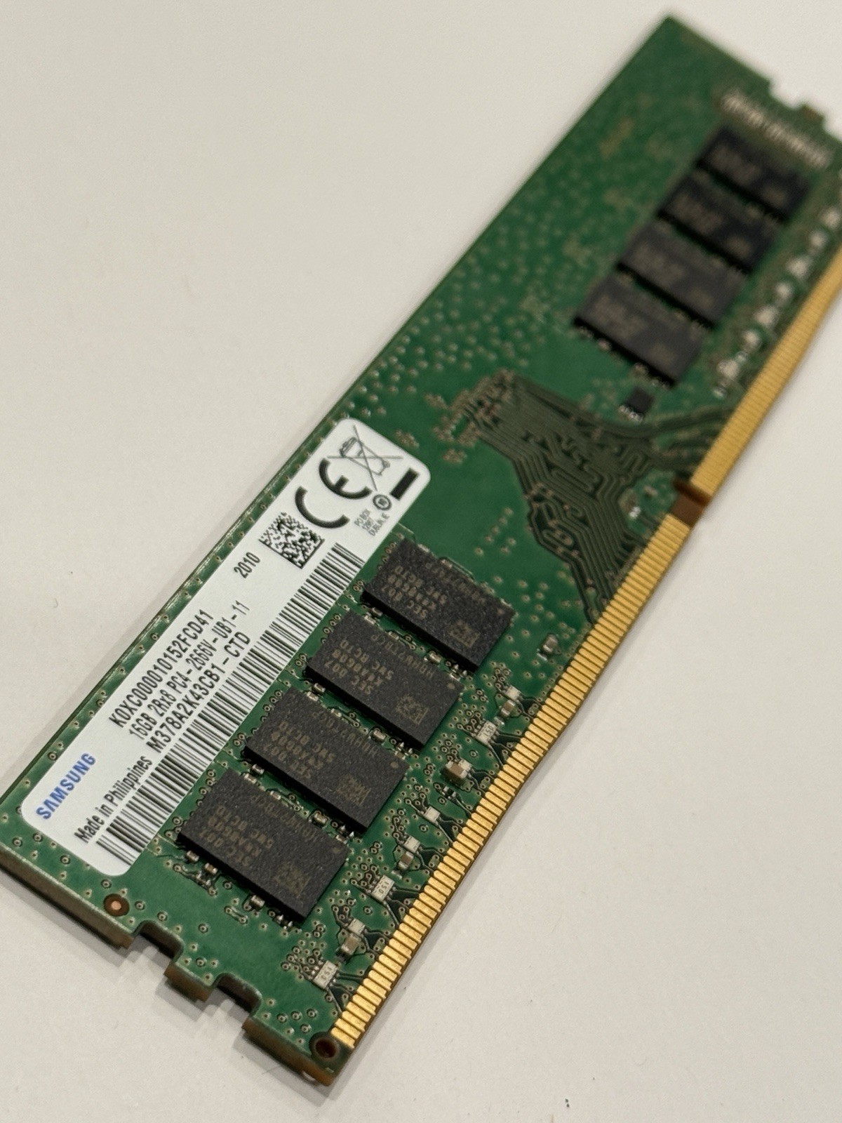 Samsung 16GB DDR4-2666 PC4-21300 2Rx8 UDIMM MEMORY RAM Module M378A2K43CB1-CTD