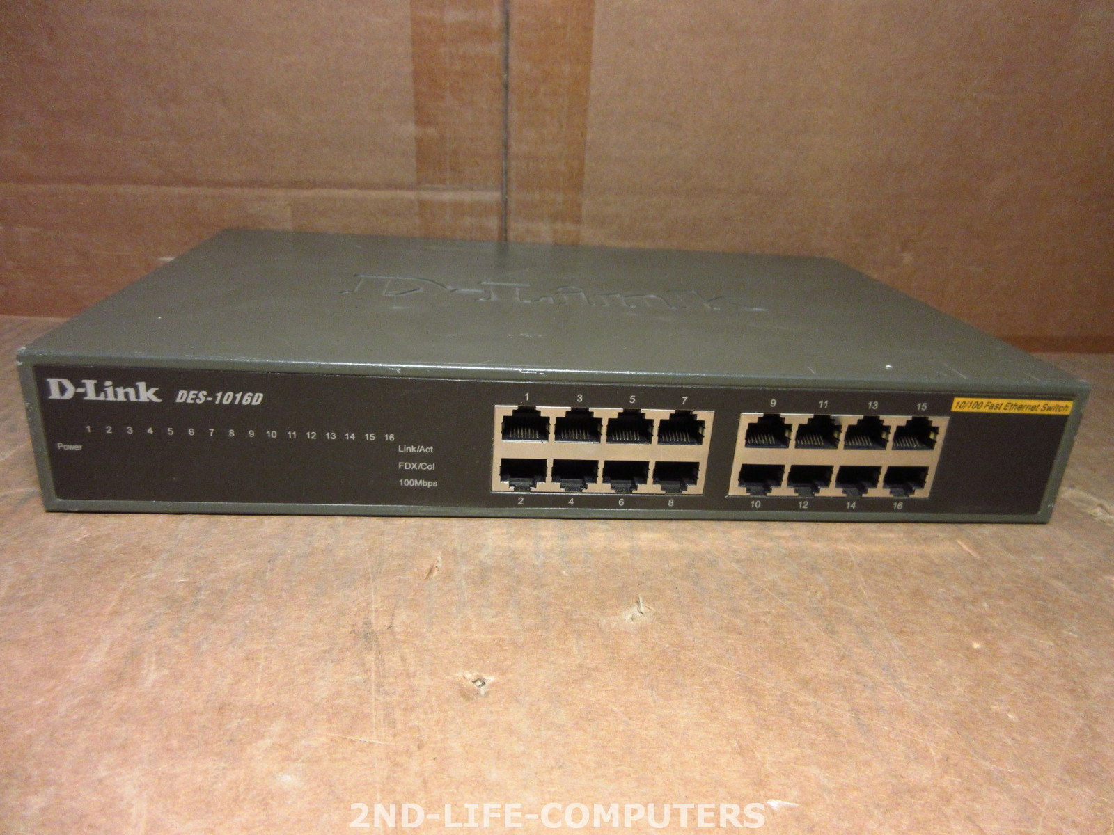 D-Link DES-1016D 16-Port 10/100Mbps RJ-45 Ethernet Network Switch
