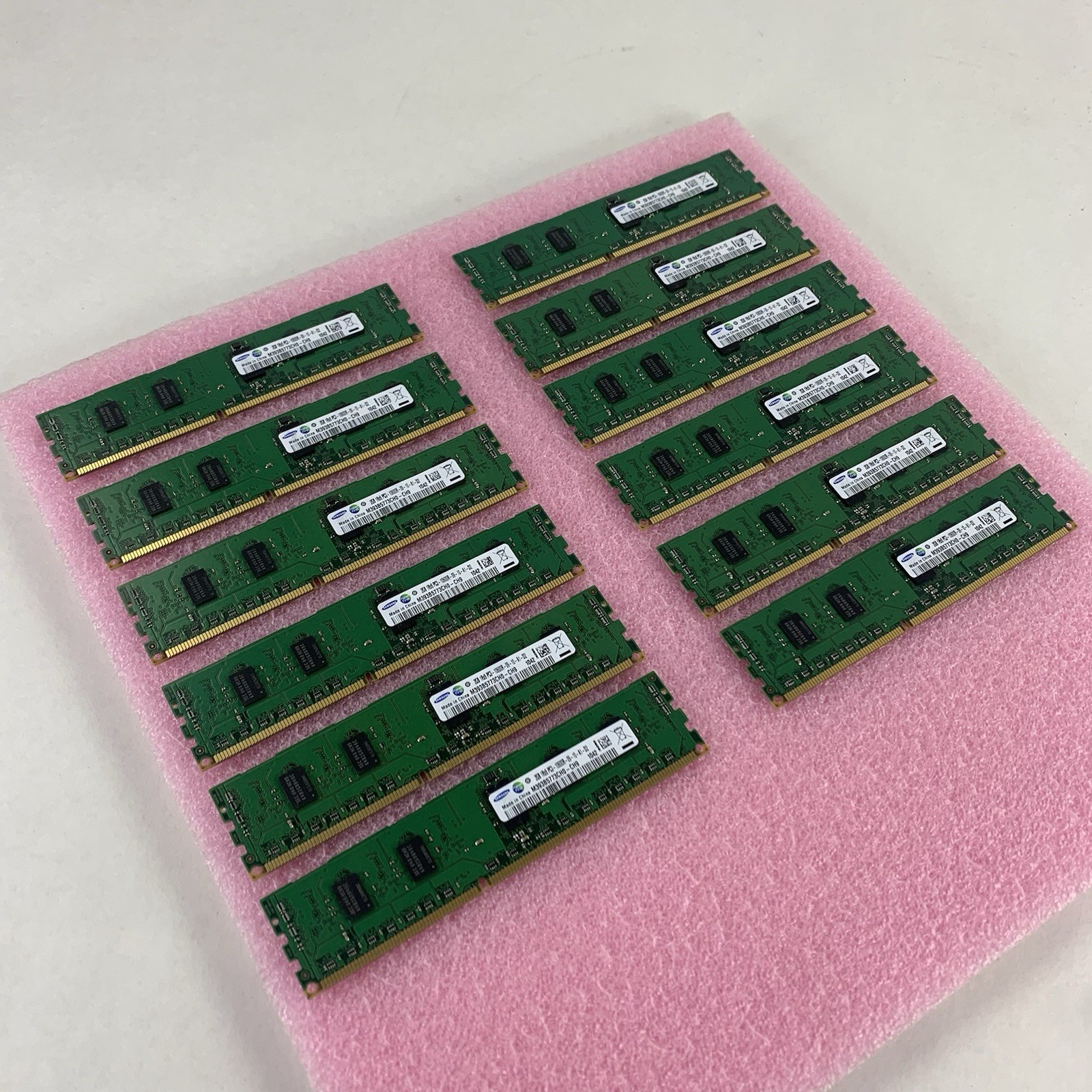 Samsung M393B5773CH0-CH9 2 GB 1Rx88 PC3-10600R Server Memory Module Lot of 12
