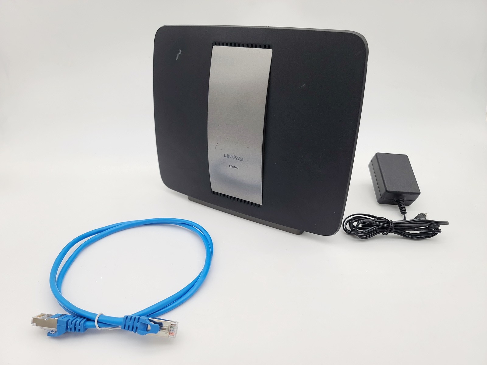 LINKSYS EA9200 AC3200 GIGABIT TRI-BAND SMART WI-FI WIRELESS ROUTER W BUNDLE