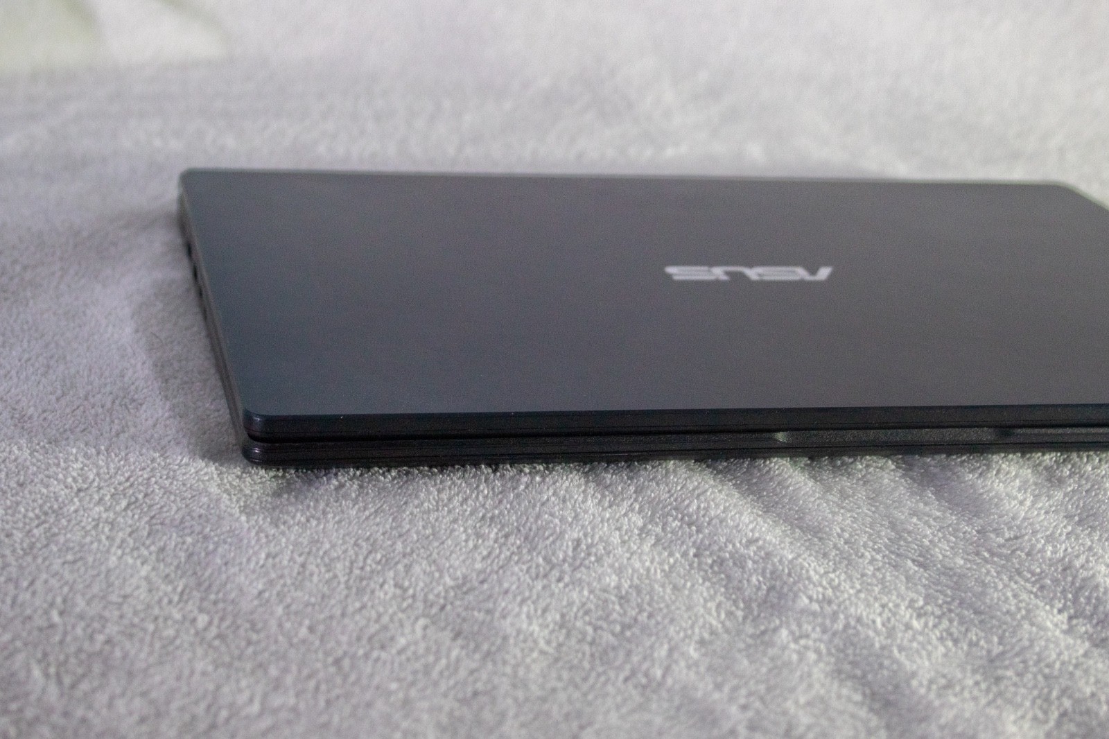 ASUS Vivobook go 14" Laptop Dark Blue Intel Pentium N6000 Condition: Excellent