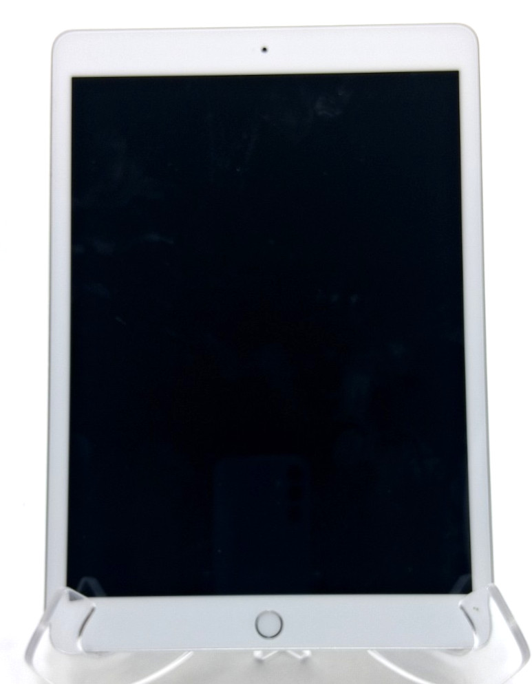 Never Used Apple iPad 8th Gen A2270 (Wi-Fi) 32GB White Bezel Mint Condition.