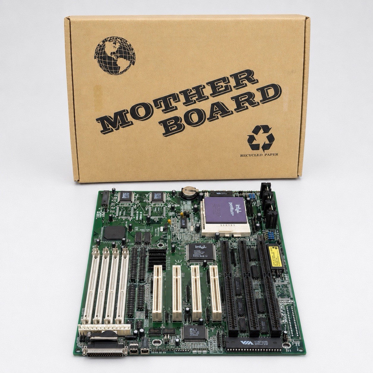 EFA P55T2SPIO 430FX Socket 7 Motherboard Pentium 133 CPU Tested Box