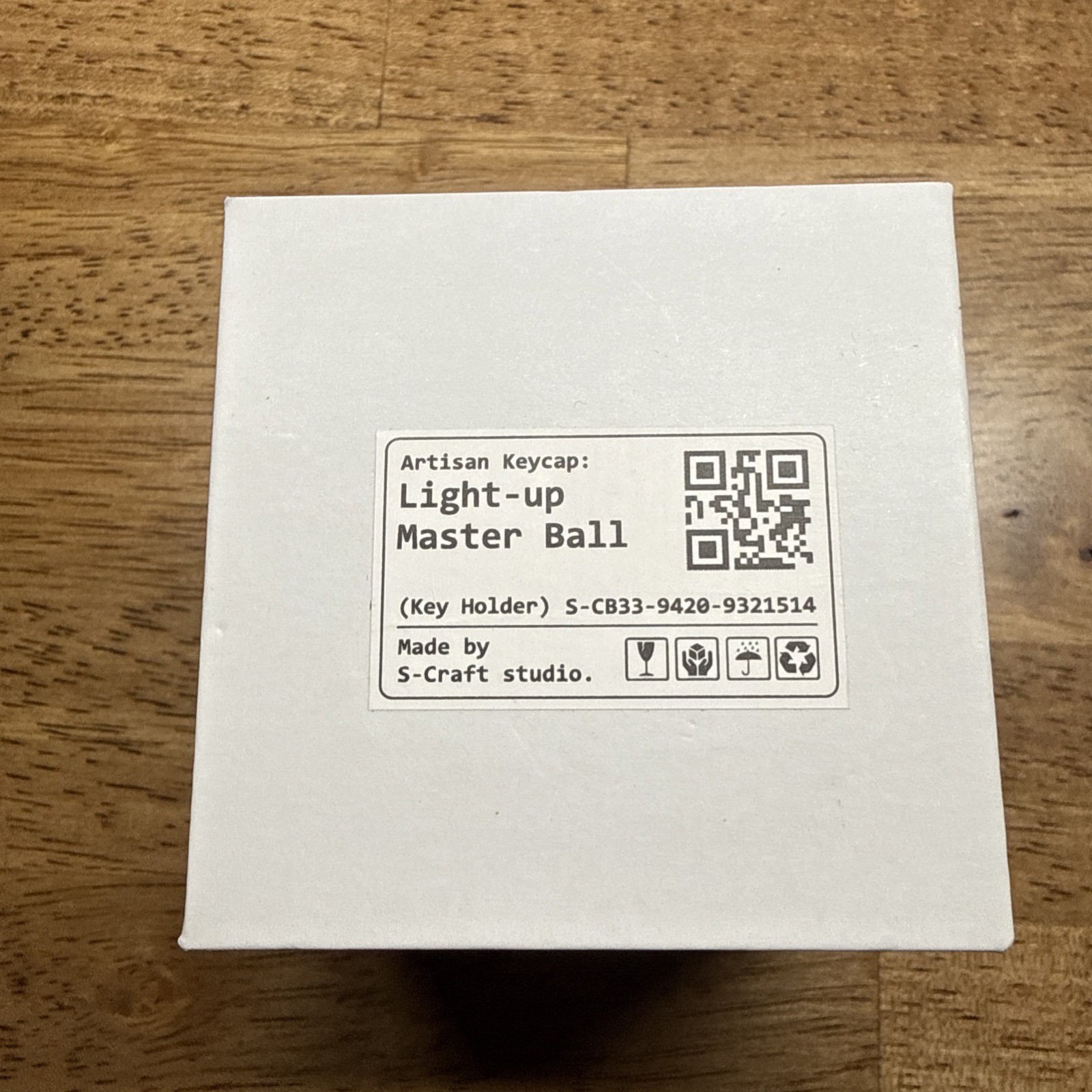 Sealed  S-Craft LIGHT-UP MASTER BALL Artisan Pokemon Keycap Holder