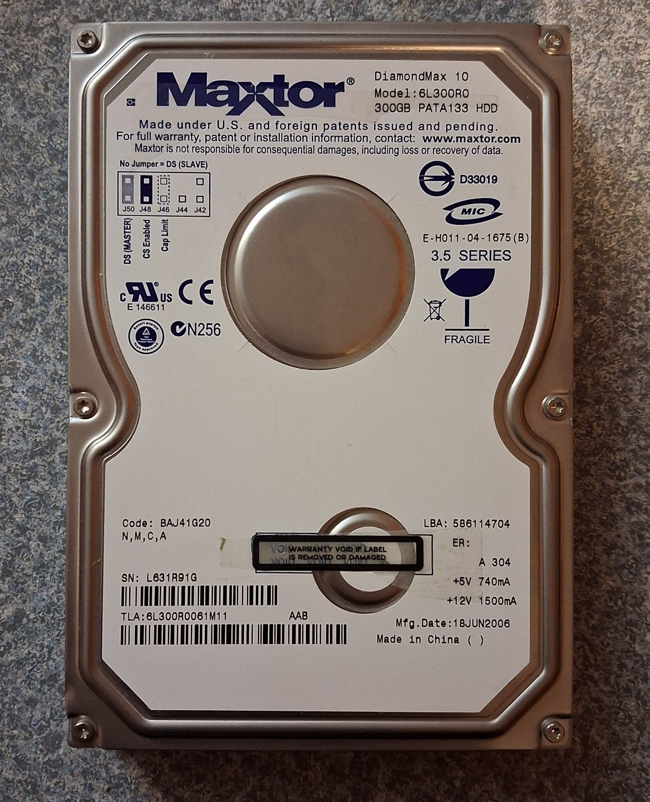 MAXTOR DiamondMax 10 6L300R0 Hard Drive 3.5" IDE 300GB