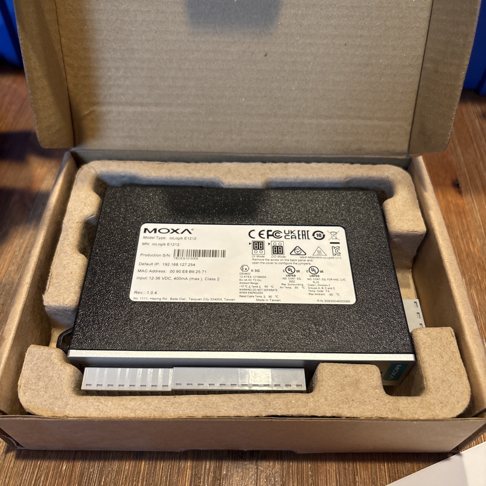 Moxa ioLogik E1212 Remote Ethernet  I/O with 2-Port Ethernet Switch