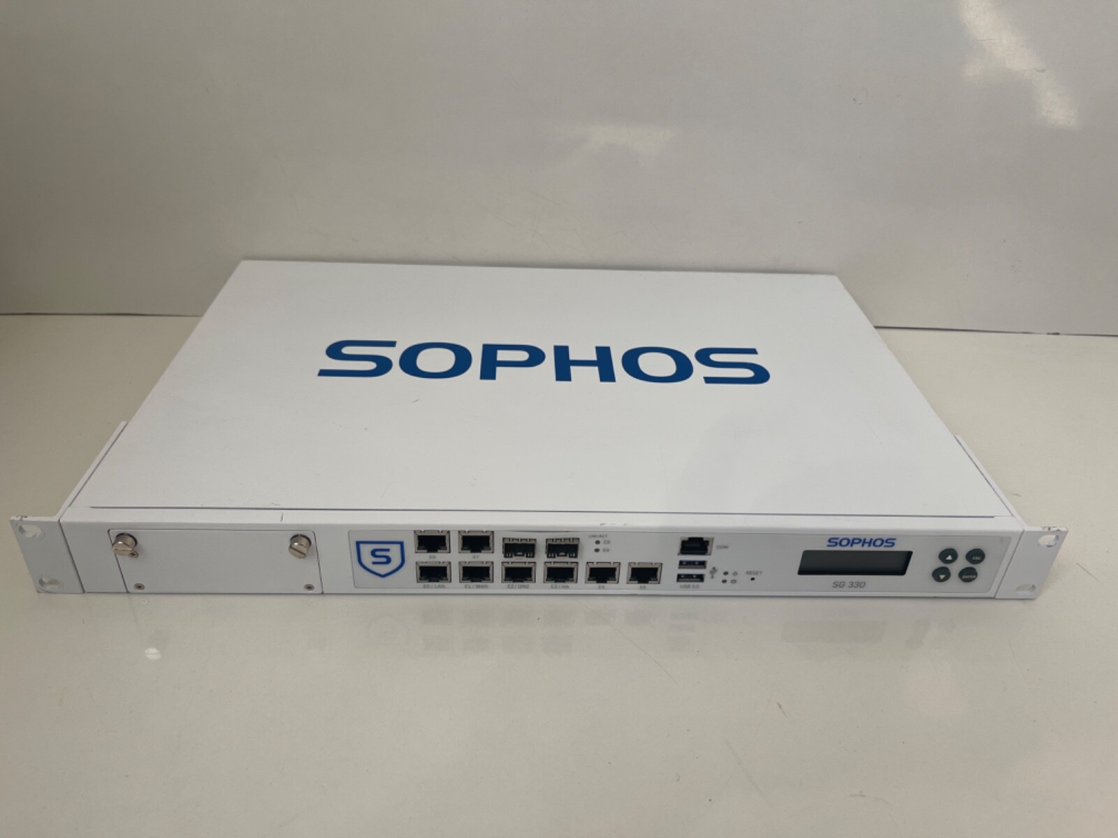 Sophos SG 330 Rev. 1 * Firewall Security Appliance
