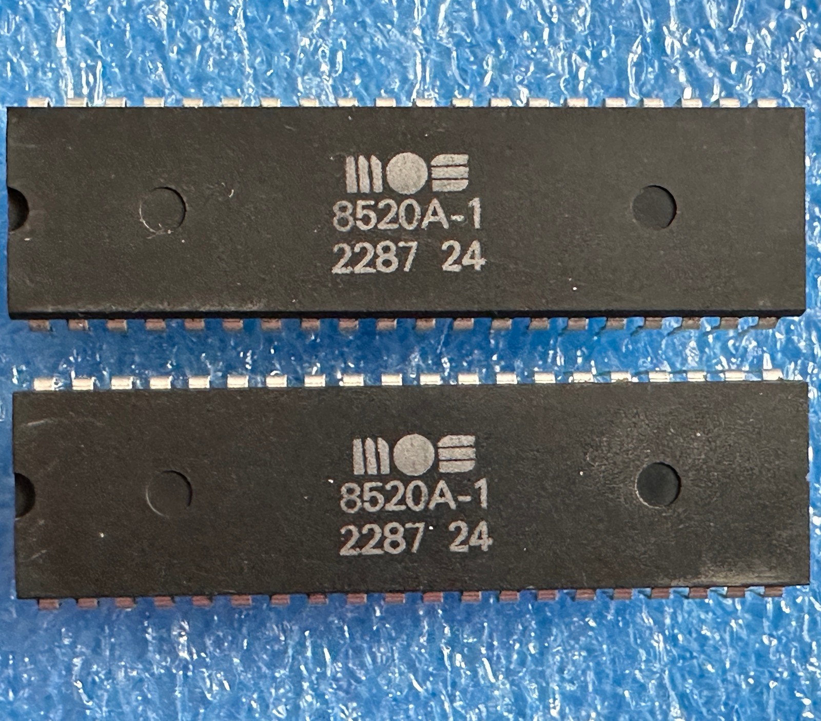 8520A-1 CSG ODD EVEN (x2) from an Amiga 500 rev.5... #22 87