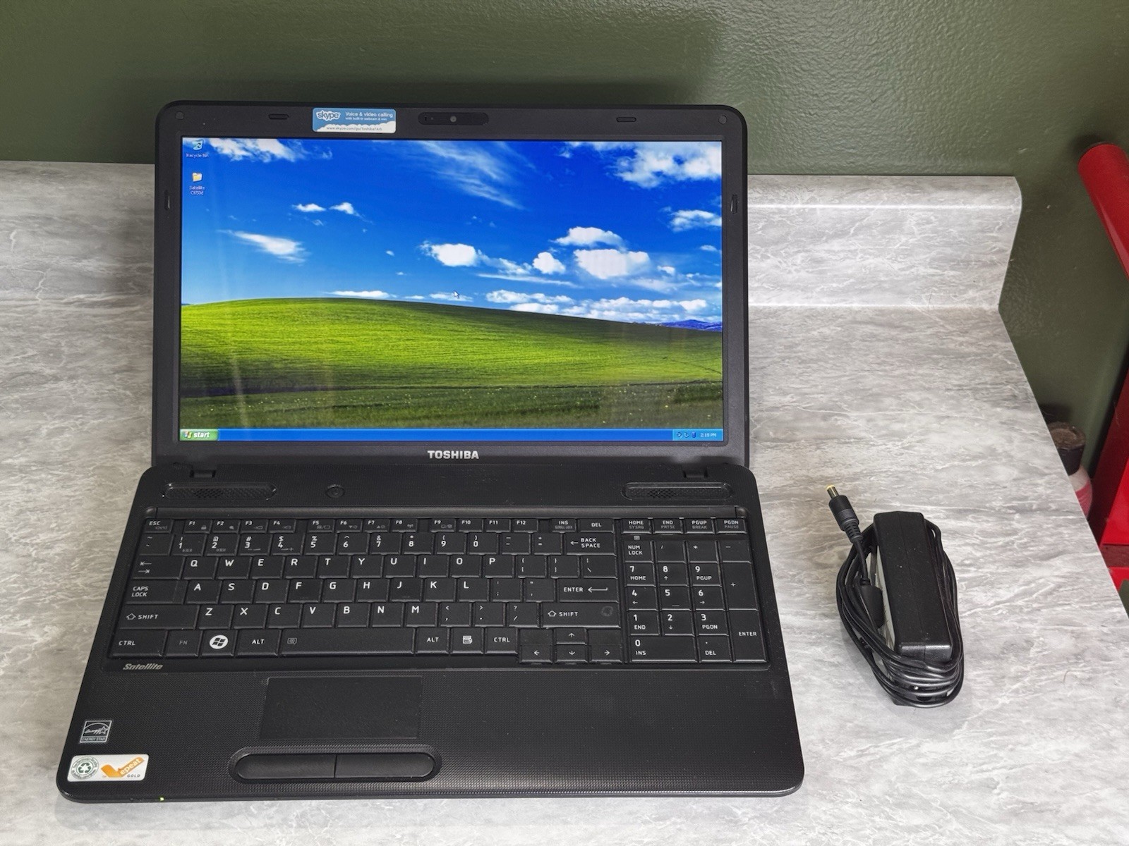 Retro Gaming XP Laptop Toshiba Satellite C650D AMD GPU/CPU 4gb RAM 500gb HDD
