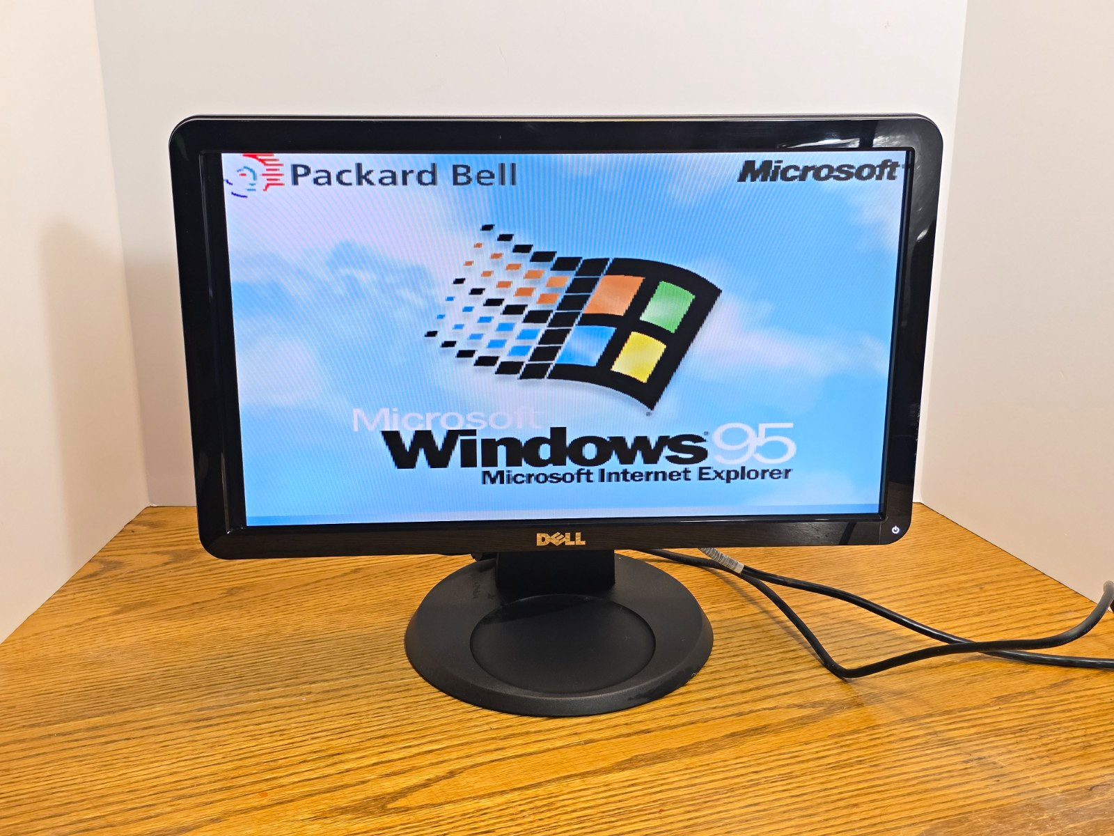 Dell IN1910Nf 19in LCD Monitor 1440x900 16:10 Widescreen 5ms VGA Black