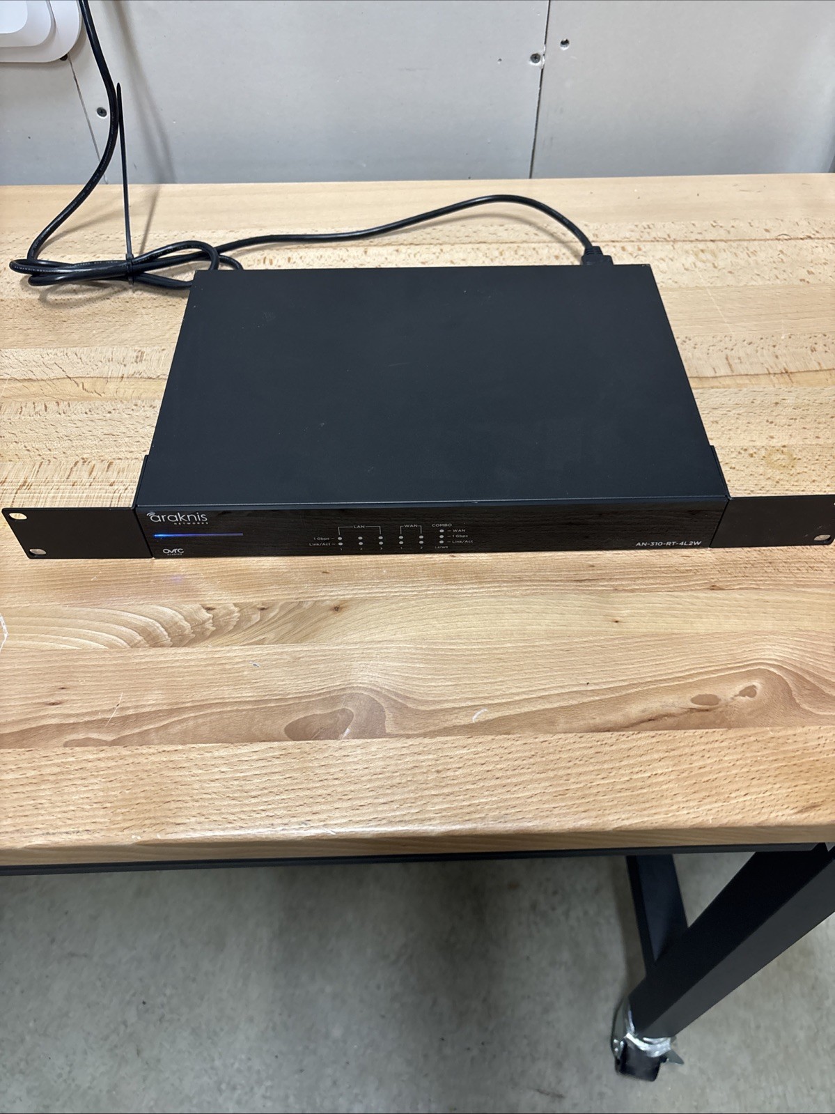 Araknis AN-310-RT-4L2W Dual WAN Gigabit VPN Router Firewall for Control4 L815