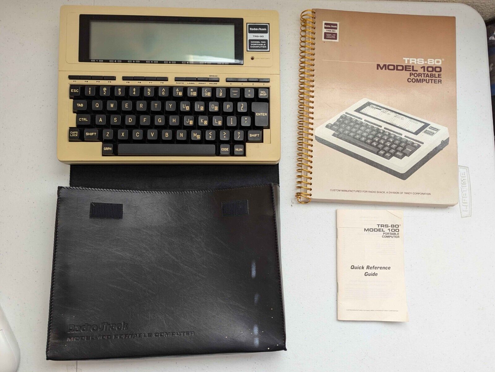 Radio Shack TRS-80 Model 100 Portable Laptop Computer & Case Untested