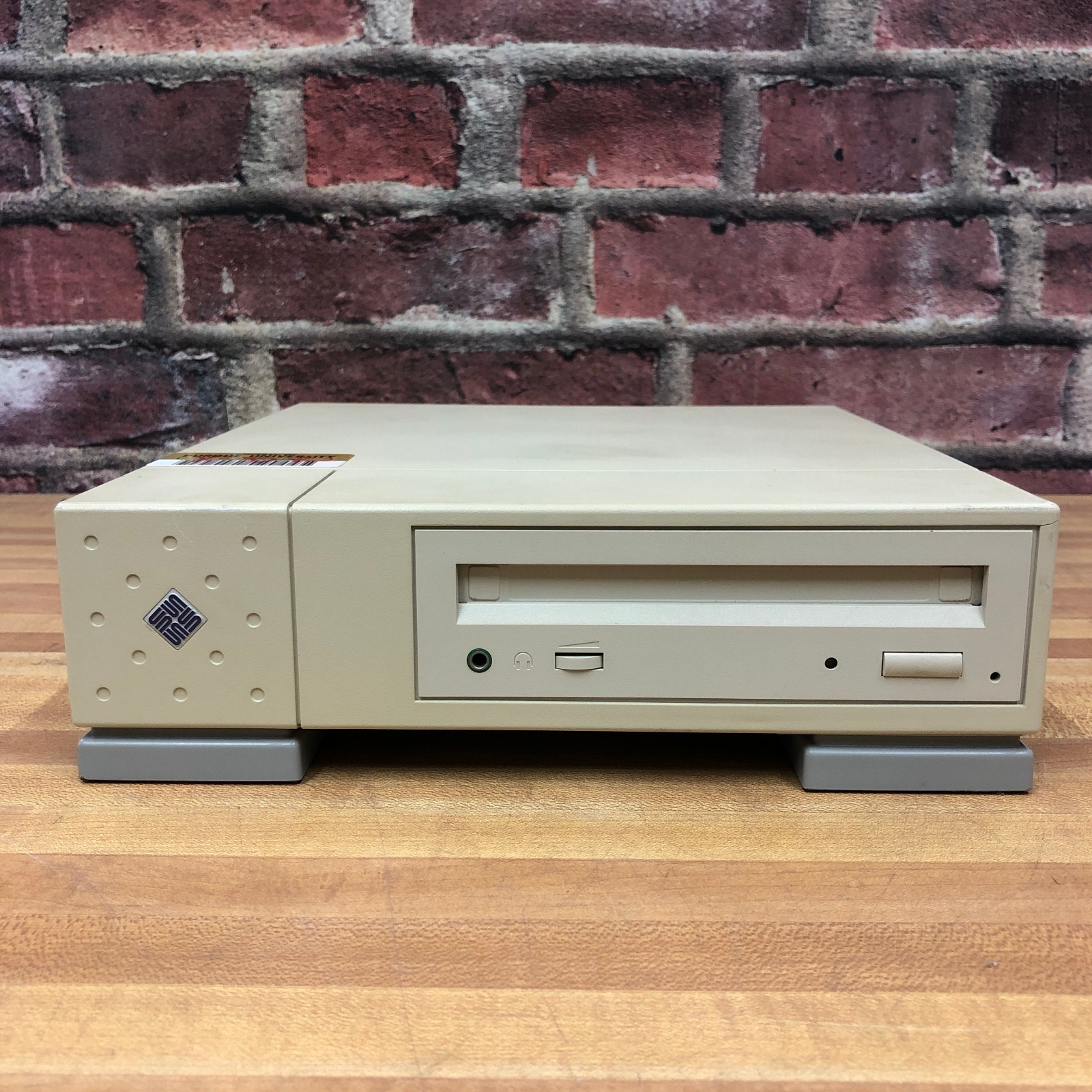 Sun Microsystems Model 411 External SCSI CD-ROM Drive (WORKS)