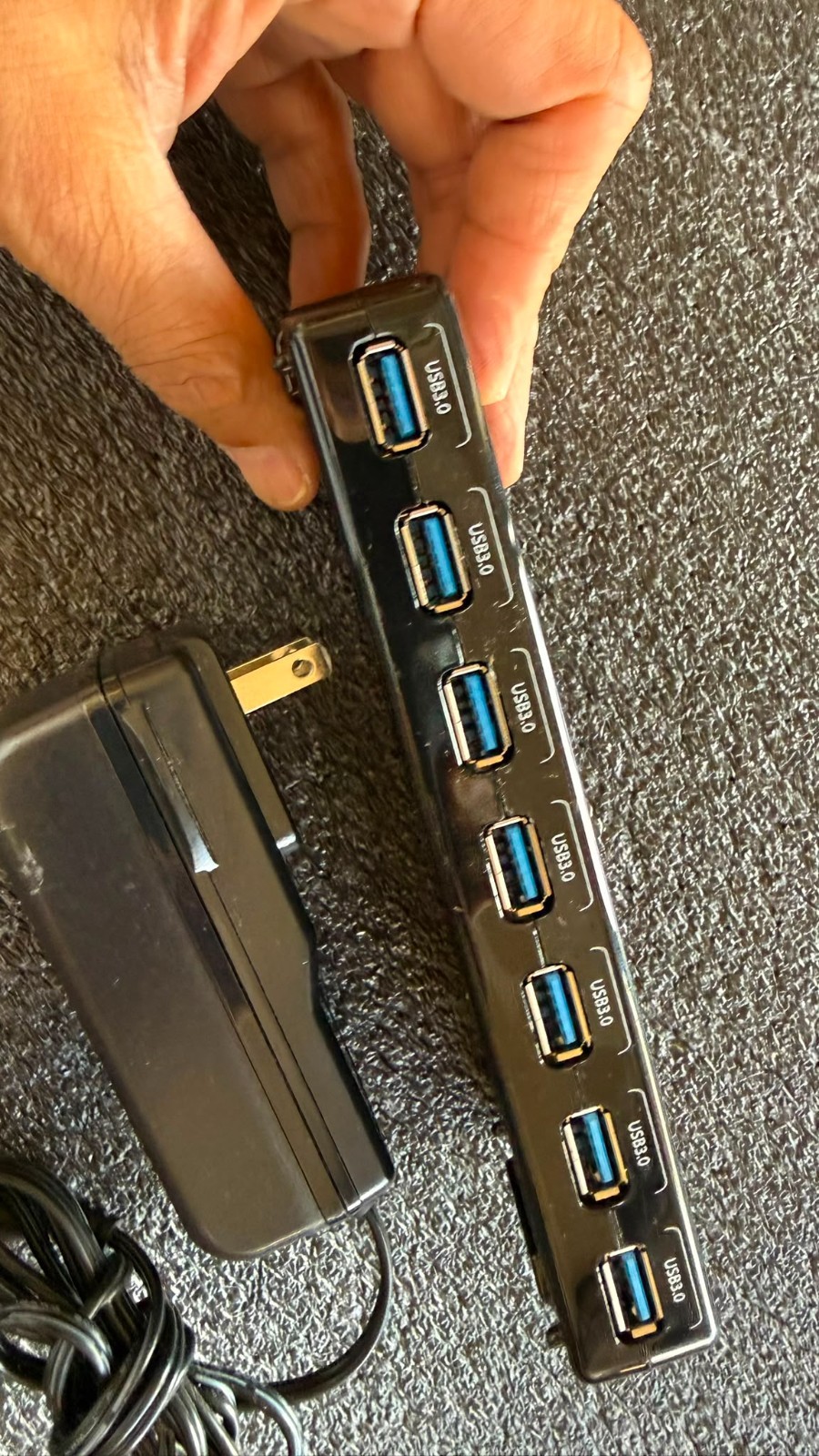 Startech.com 7 Port SuperSpeed USB 3.0 Hub ST7300USB3B Comes with Adapter