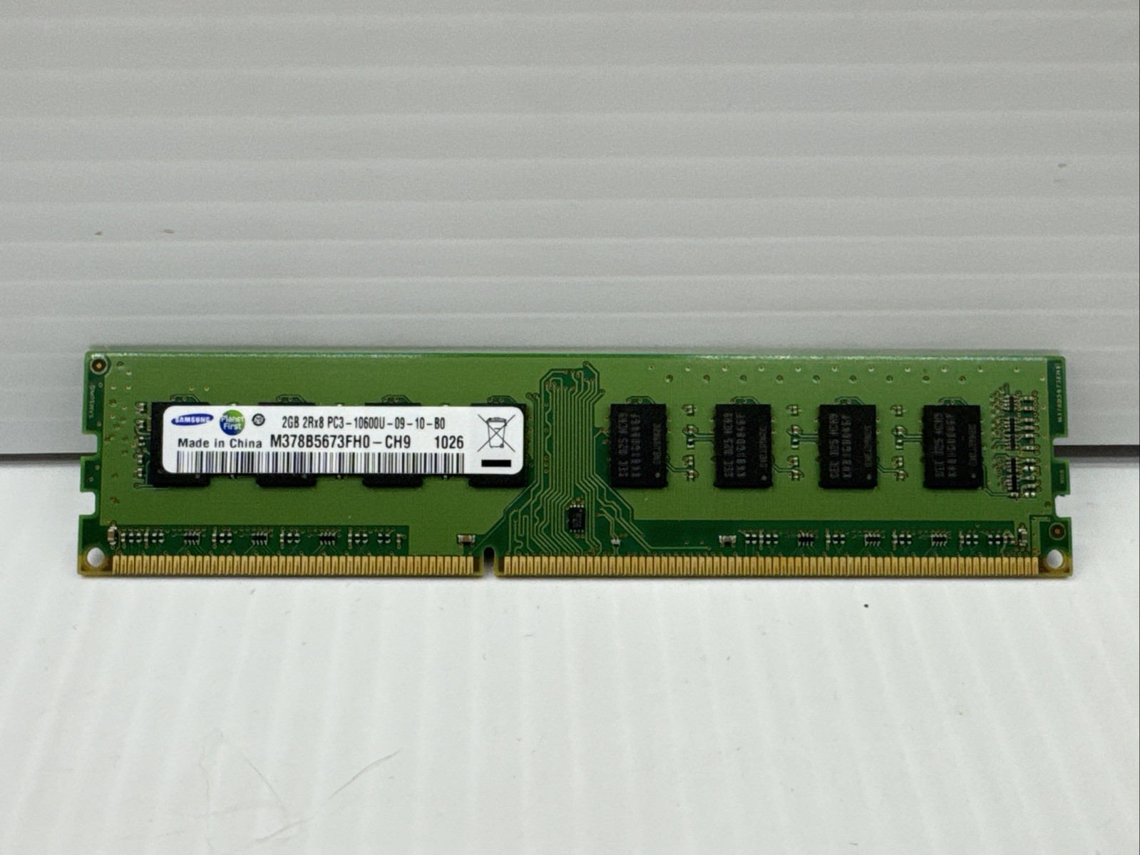 Samsung M378B5673FH0-CH9 2GB PC3-10600U-09-10-B0 1333MHz 2Rx8 240pin Desktop RAM