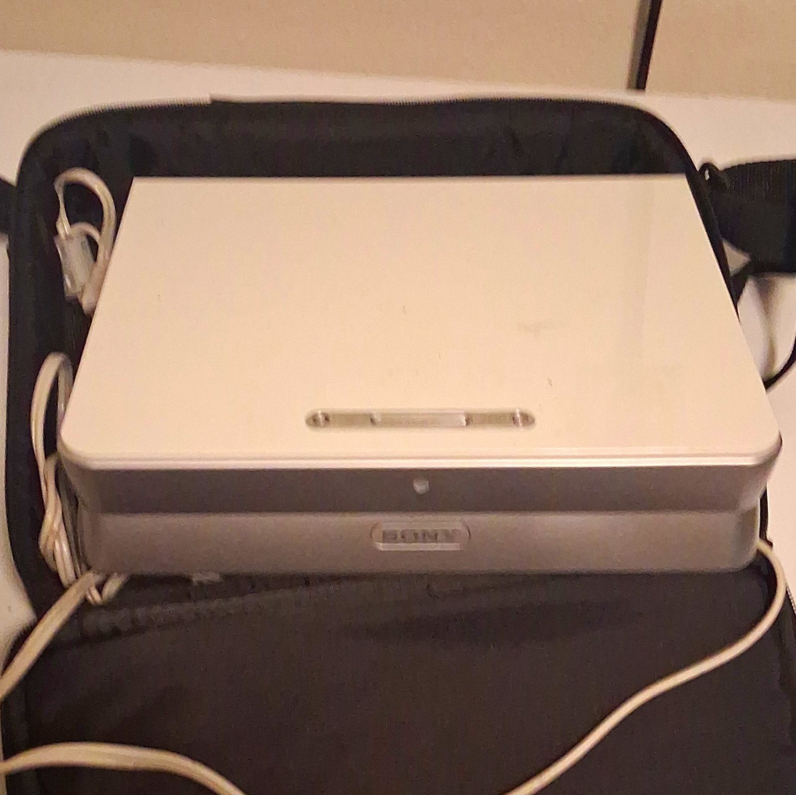 Sony VPL-CX5 3LCD XGA 2000 ANSI Lumens Desktop Projector w/ Case Cables
