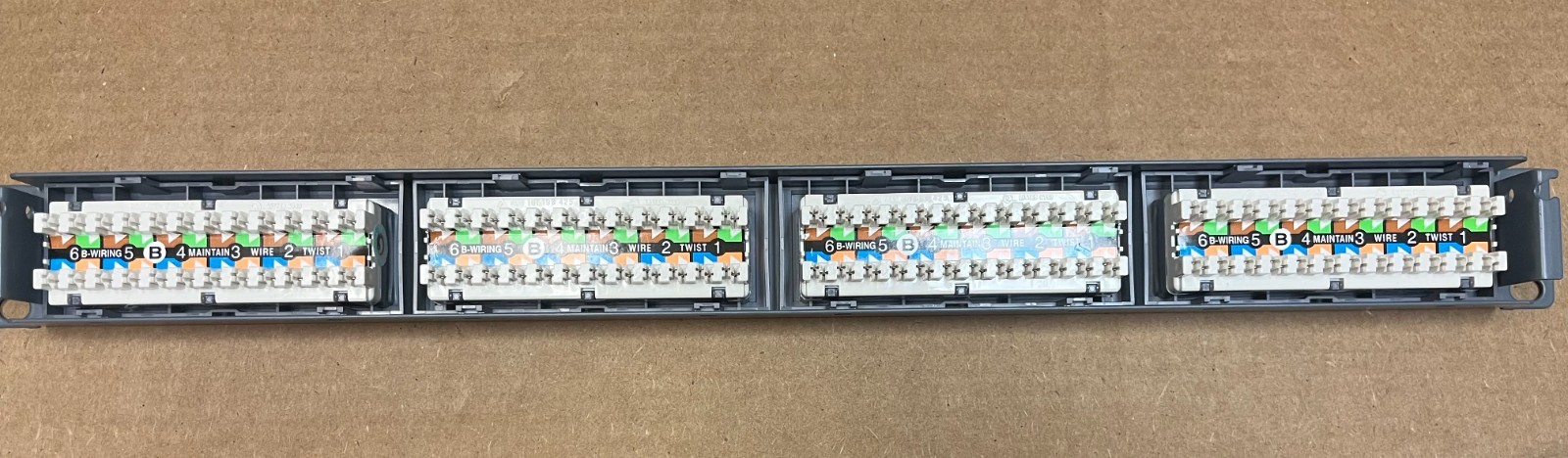 Commscope Systimax 360-IPR-1100-E-GS6-1U-24 Patch Panel 24Port