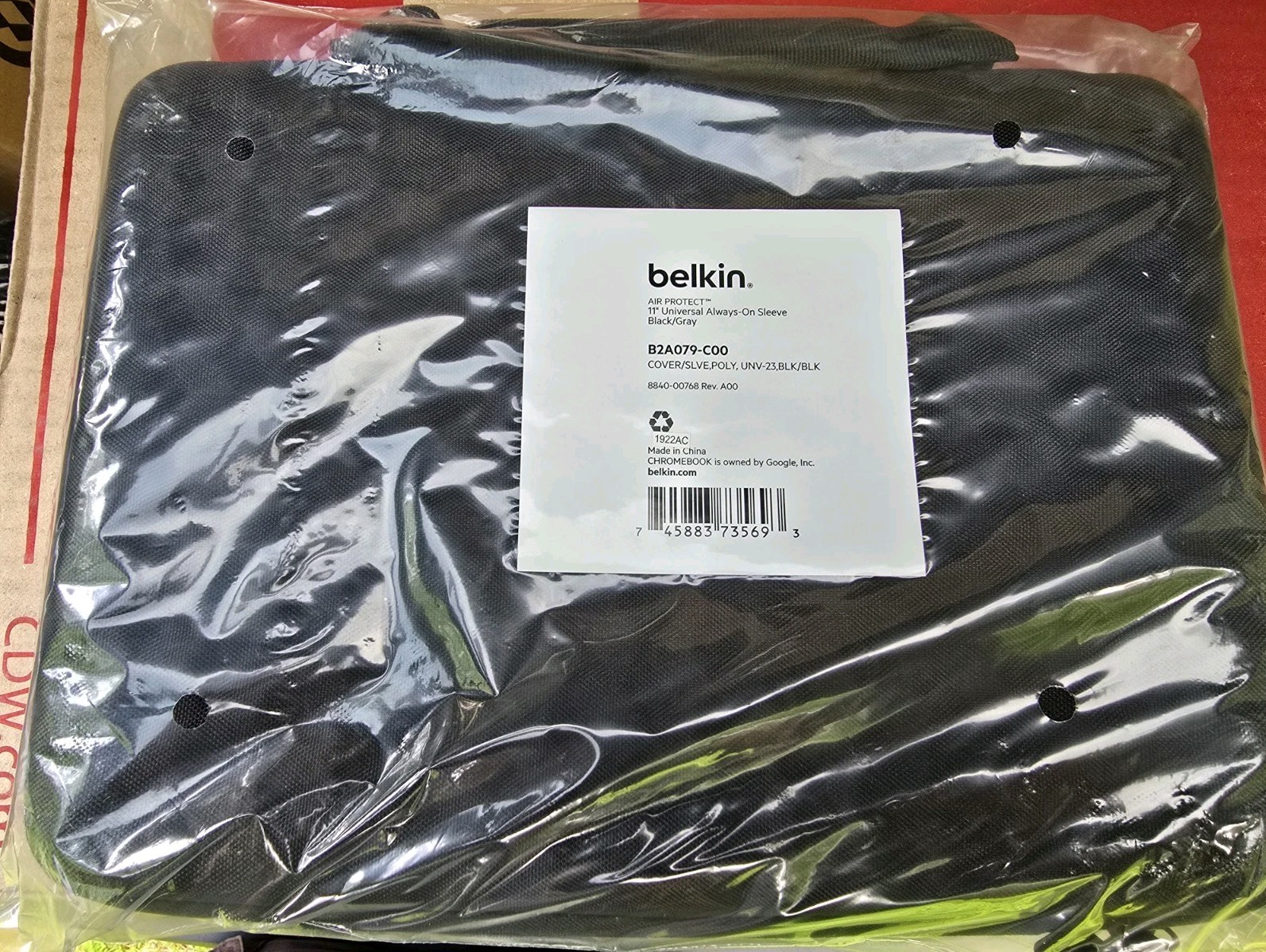 Sealed Belkin Air Protect B2A079-C00  11" Laptop Carrying Case