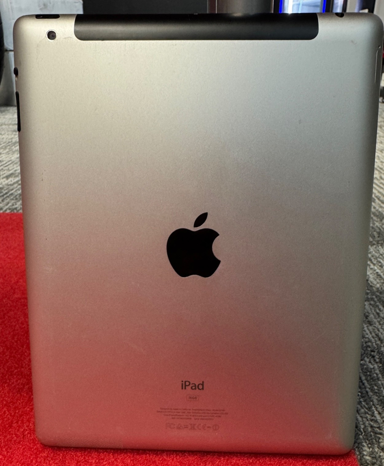 Apple iPad 2nd Gen 16GB Black Wi-Fi 3g A1396