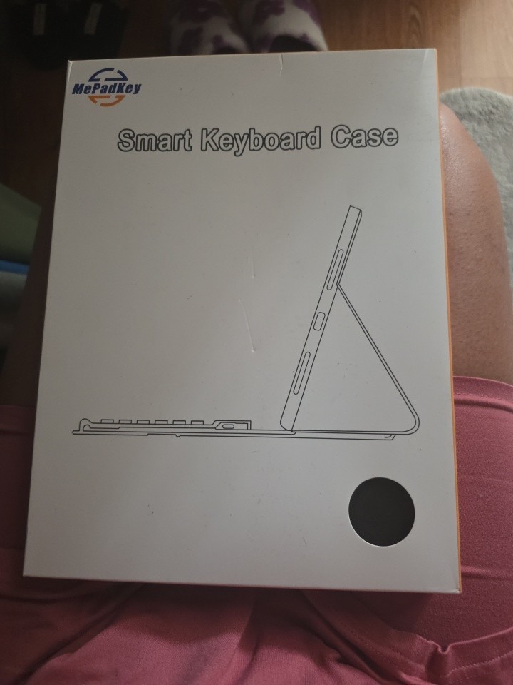 Black Smart Keyboard Case. Magnetic Case, Removable Keyboard.